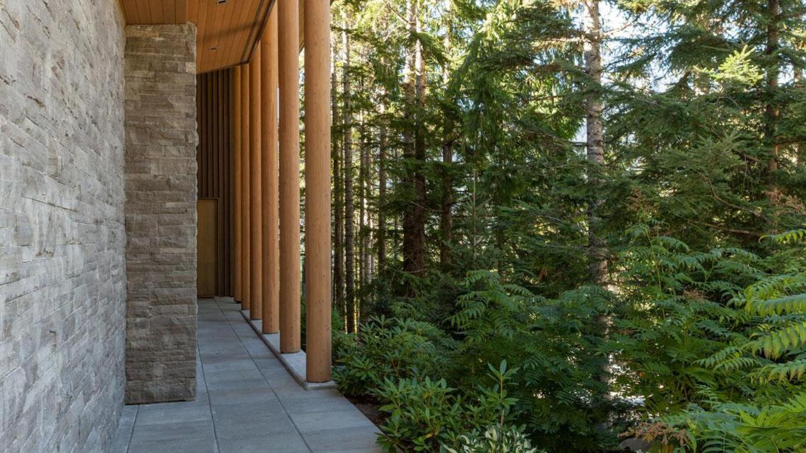 Kadenwood 2927 | Stylish Ski-Access Chalet, Hot Tub, Media Room, Views