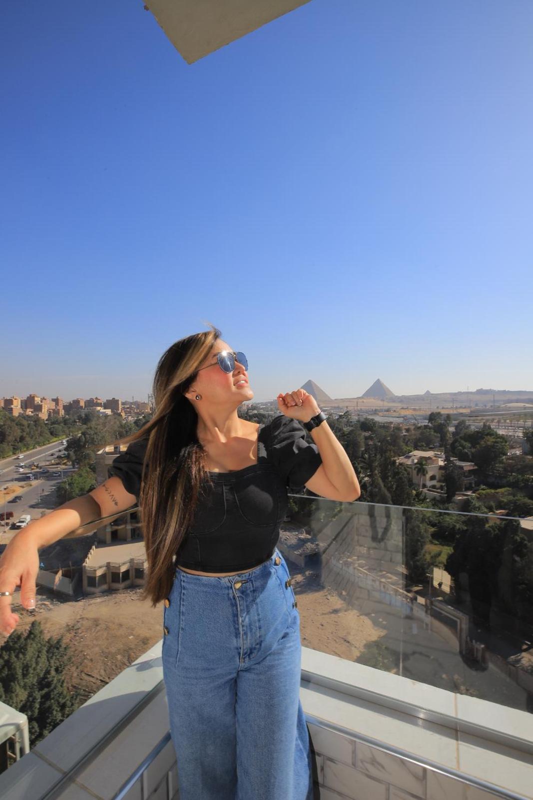 WOW Pyramids Inn With Rooftop Lounge
