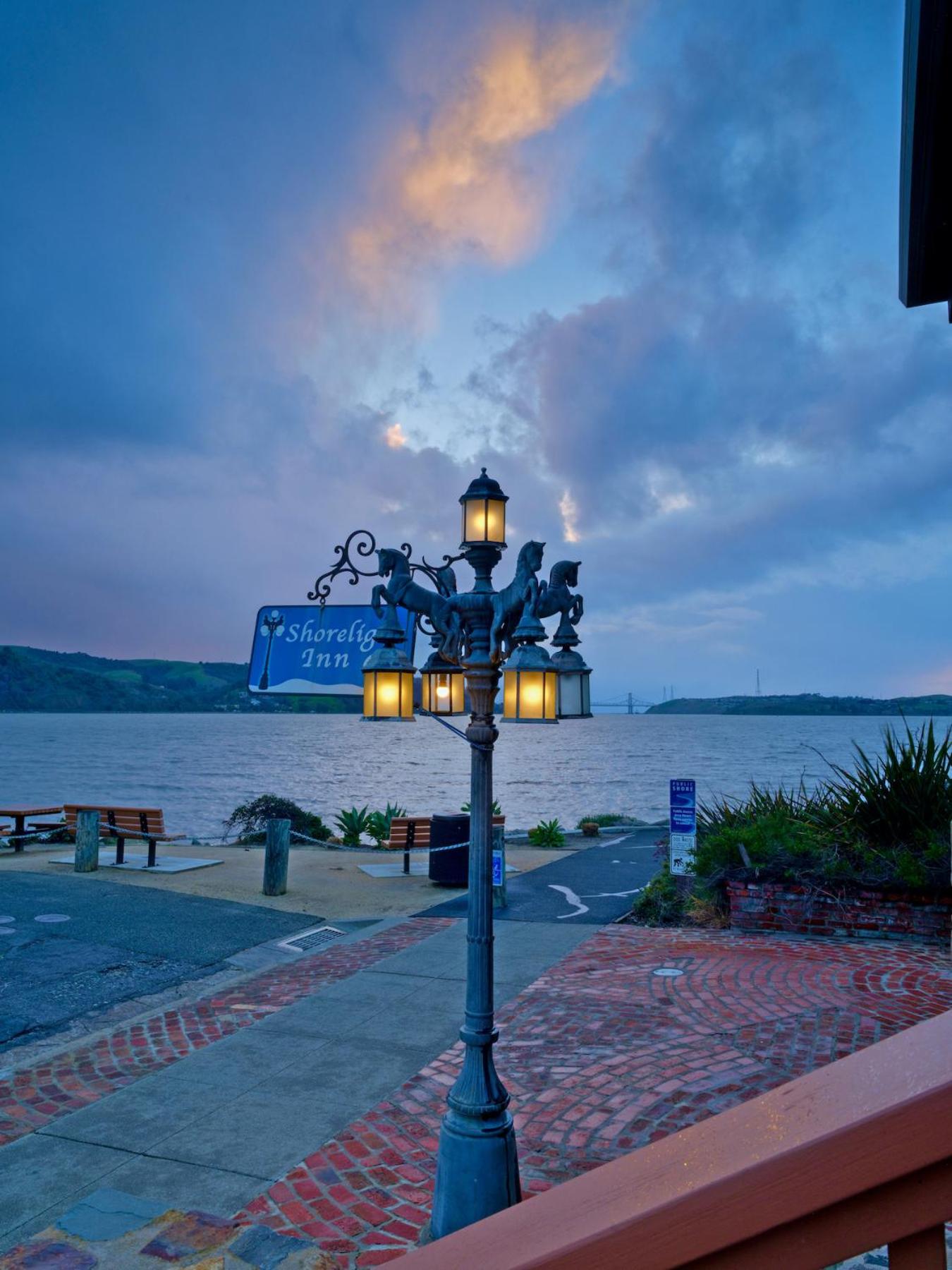 Shorelight Inn view 3
