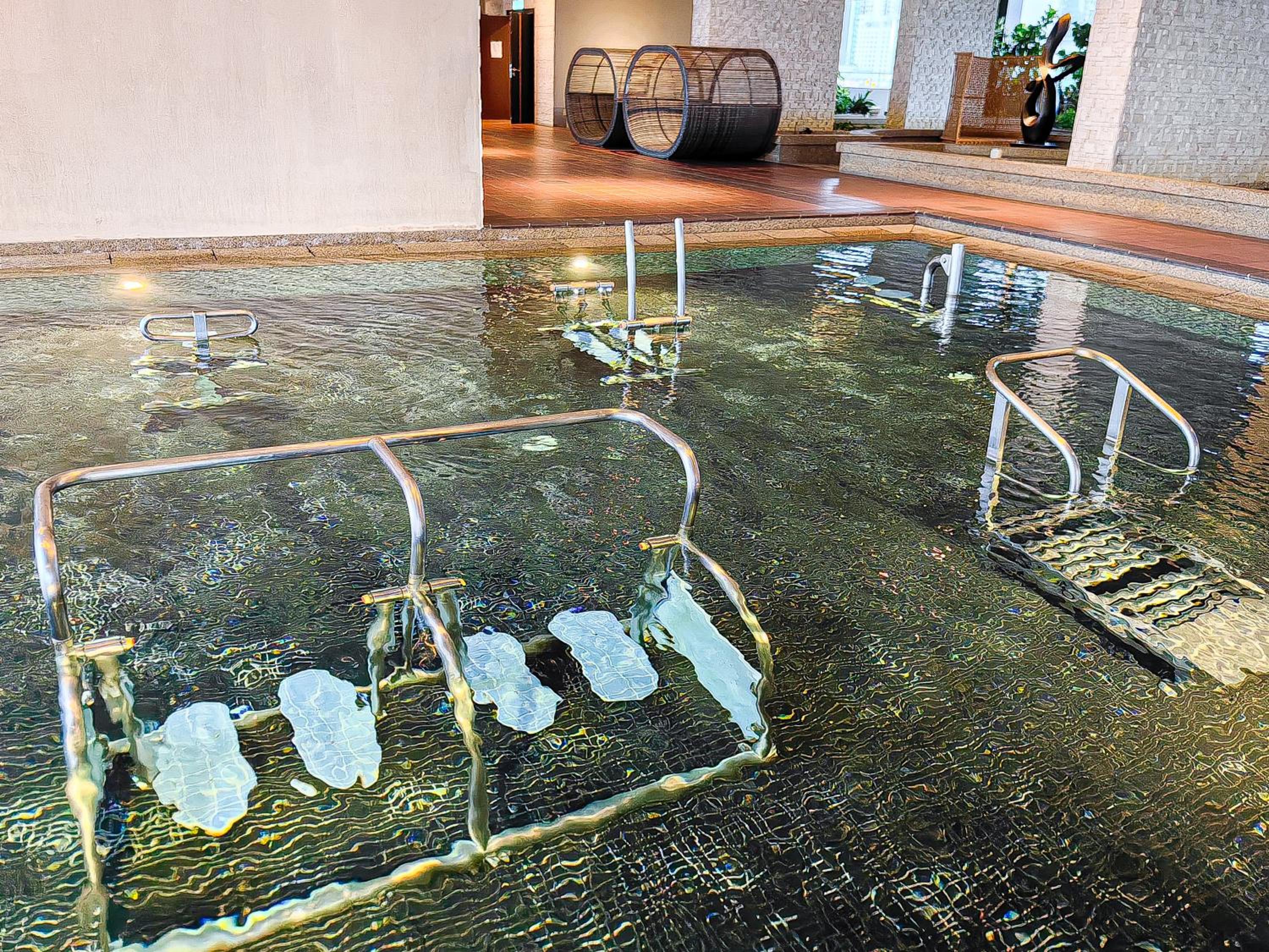 Jacuzzi,Loft,Highest Floor,SG city View,10min to CIQ