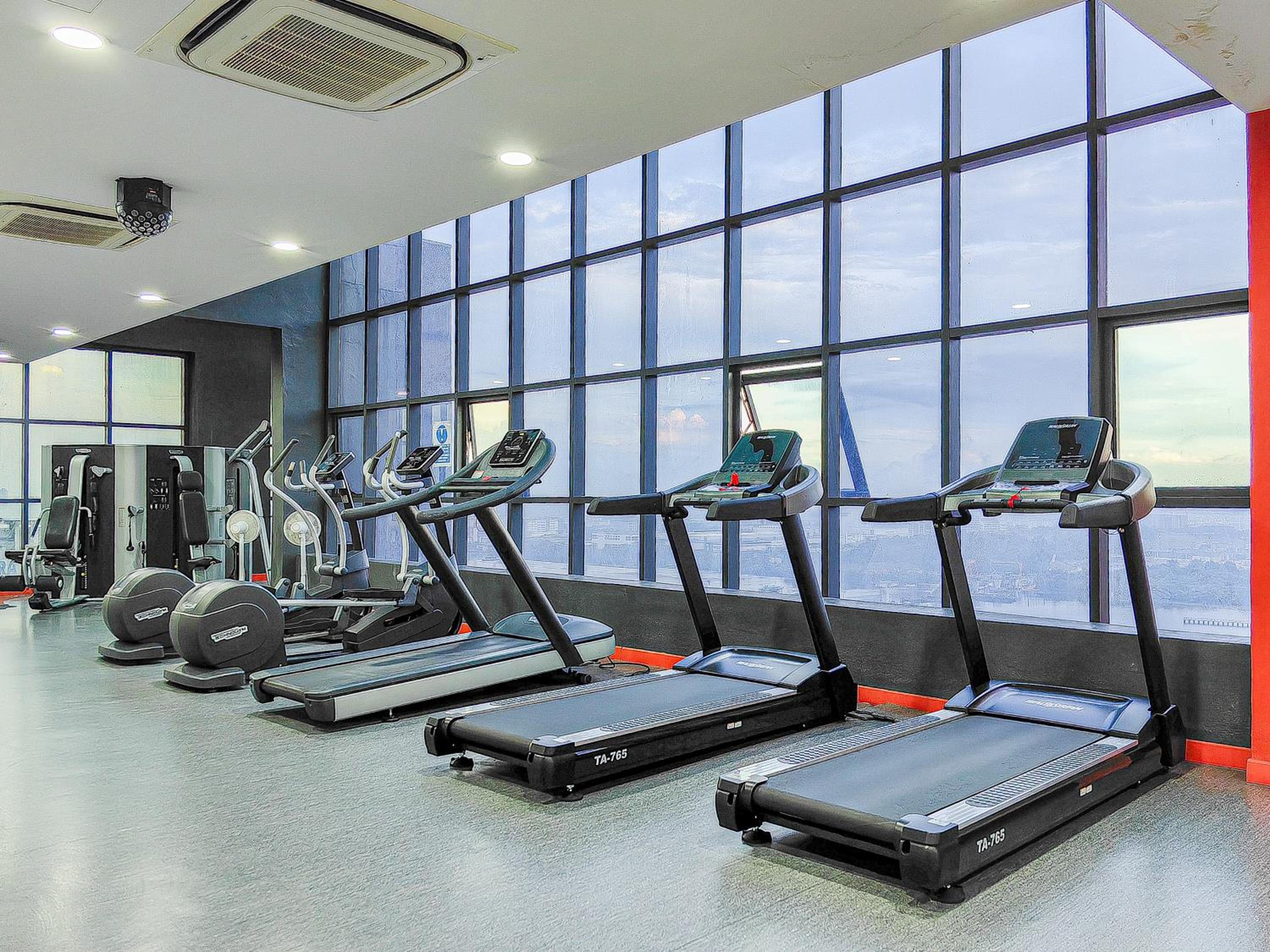 Jacuzzi,Loft,Highest Floor,SG city View,10min to CIQ