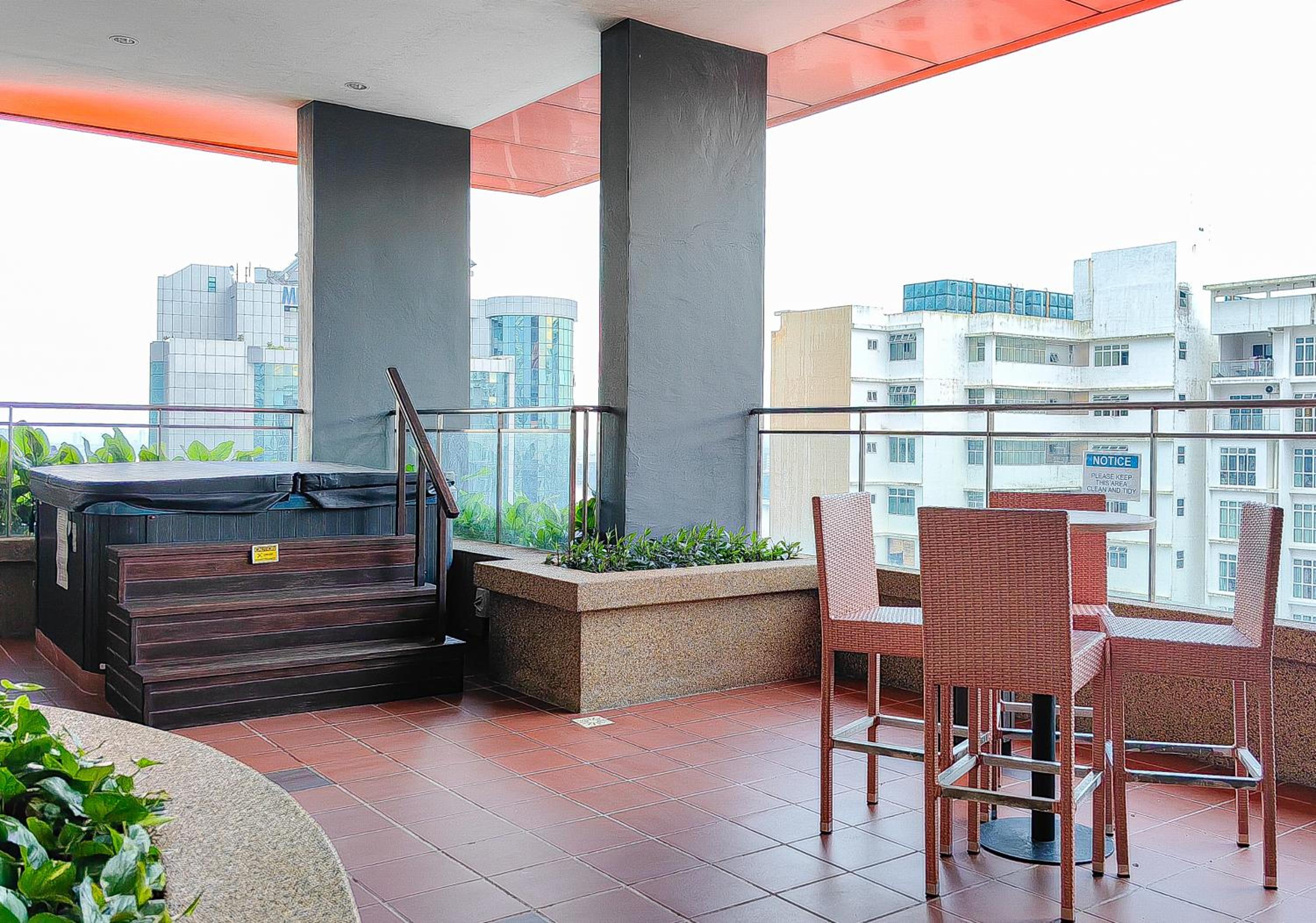 Jacuzzi,Loft,Highest Floor,SG city View,10min to CIQ