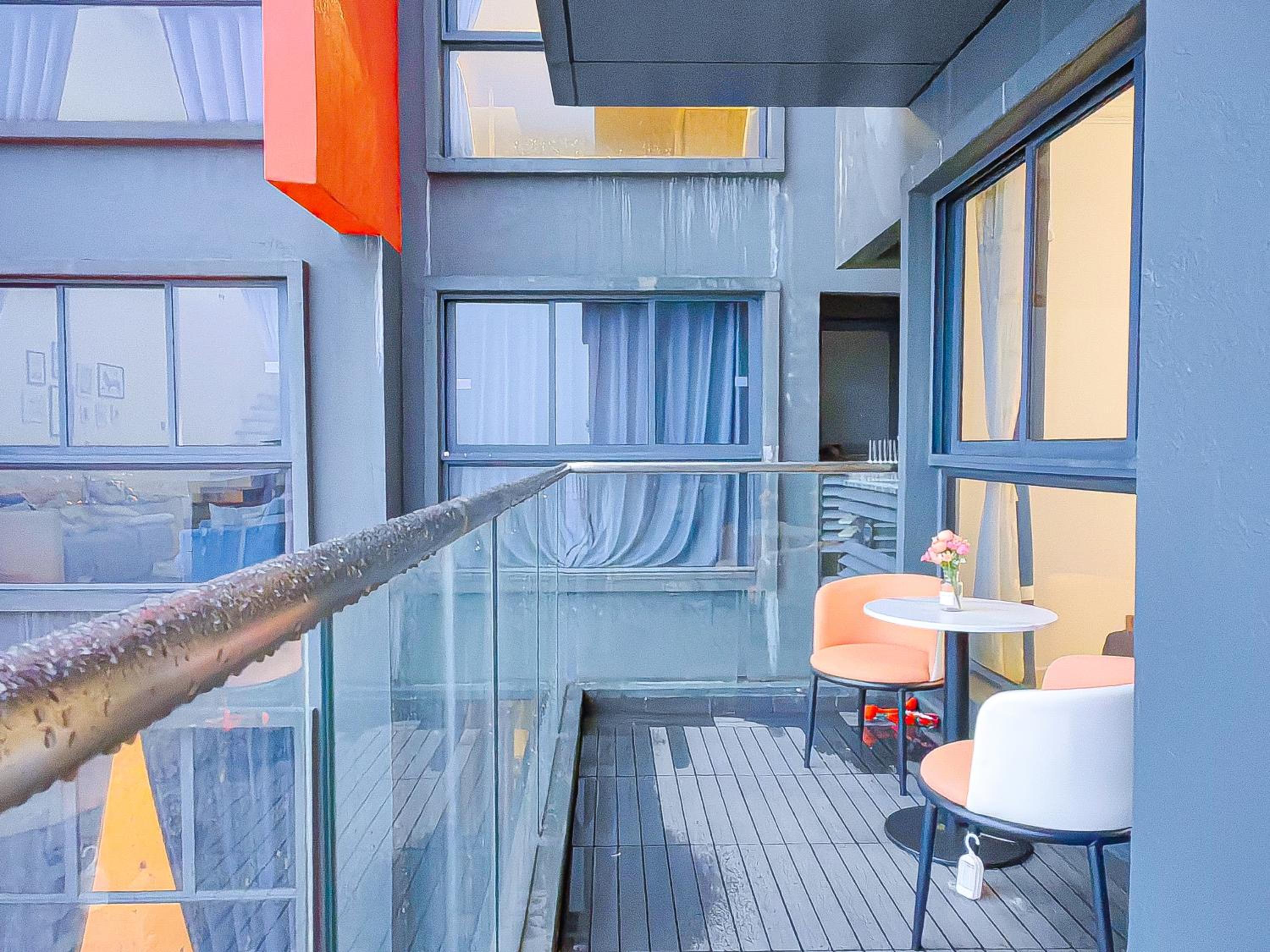 Jacuzzi,Loft,Highest Floor,SG city View,10min to CIQ