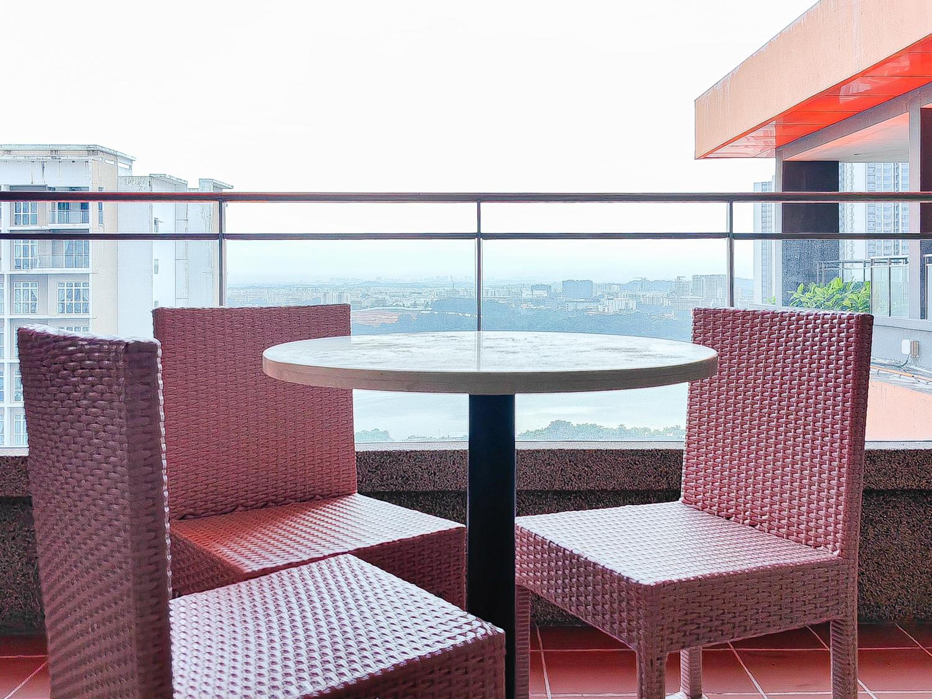 Jacuzzi,Loft,Highest Floor,SG city View,10min to CIQ