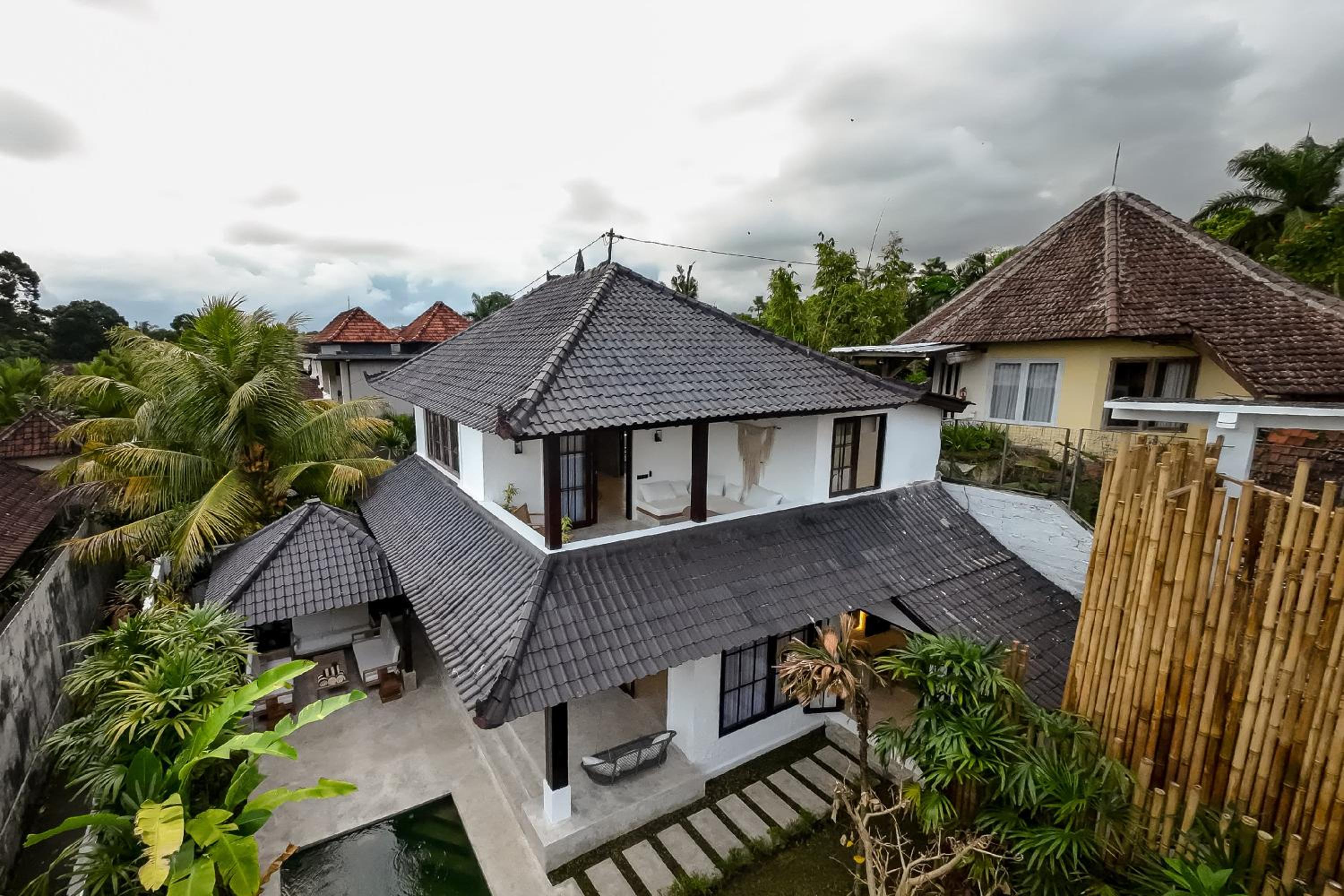 Putri Salju Villa by EVDEkimi - Scenic terrace in the Artistic heart of Ubud view 2