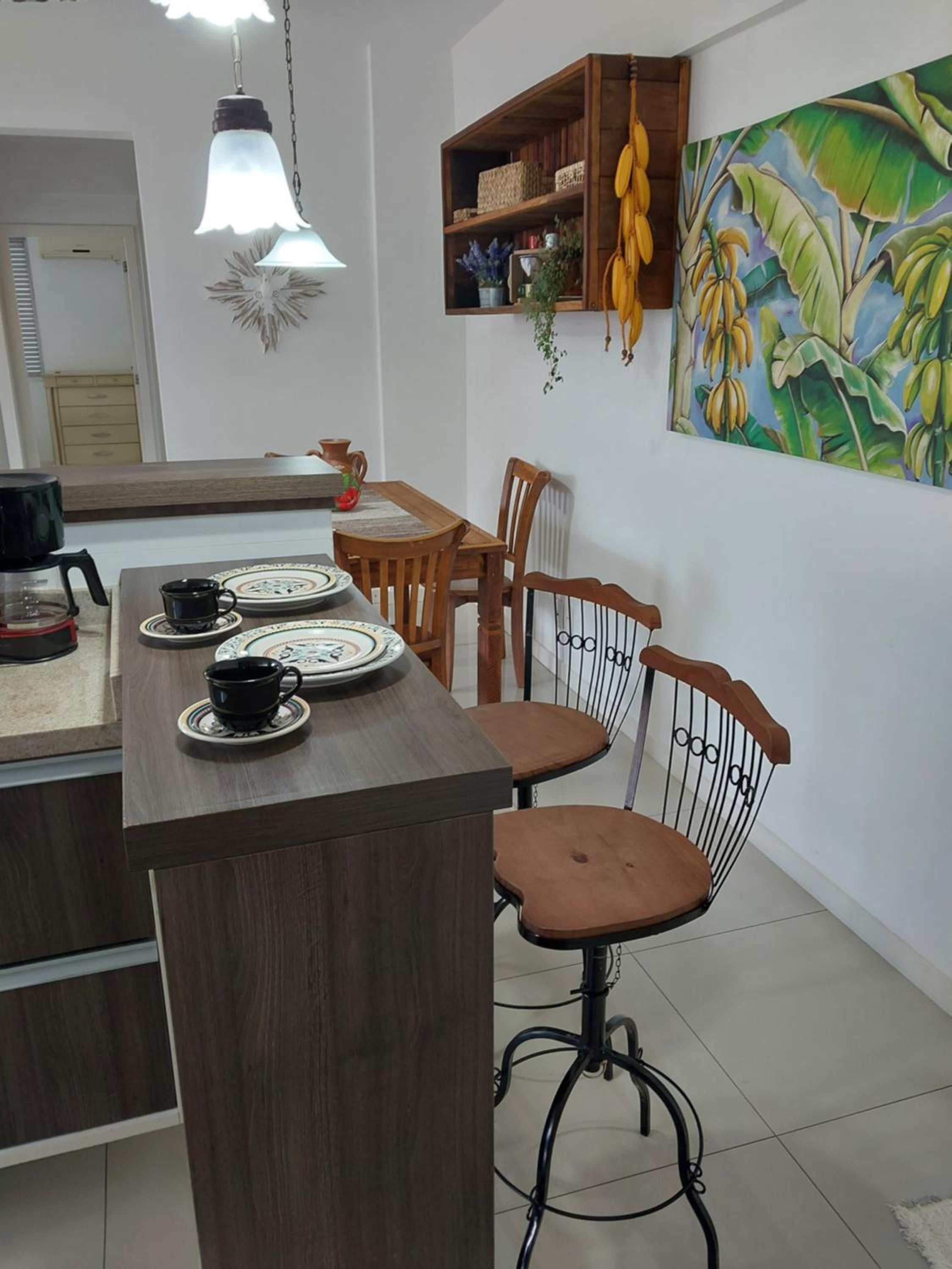 Melhor custo benefício no centro 4 pessoas, 2Q, ar, garagem, cozinha completa
