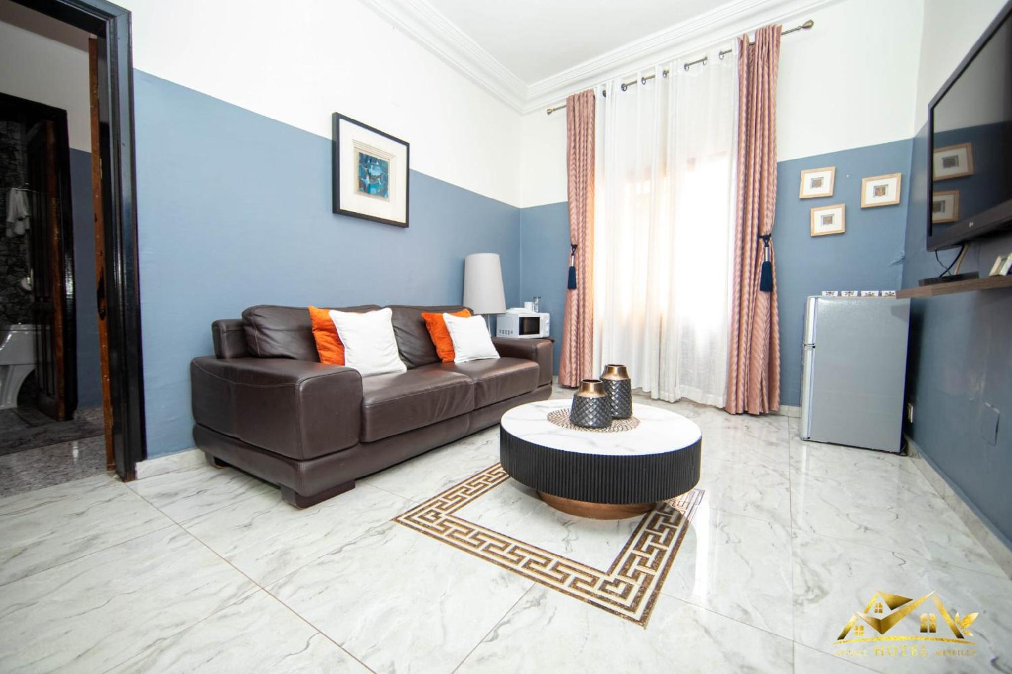 APPART HOTEL MIREILLE