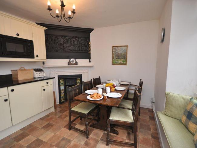 3 Bed in Exeter oc-harri view 4