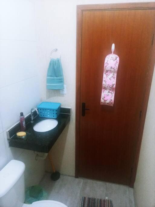 Casa de cond com piscina e churrasqueira particular
