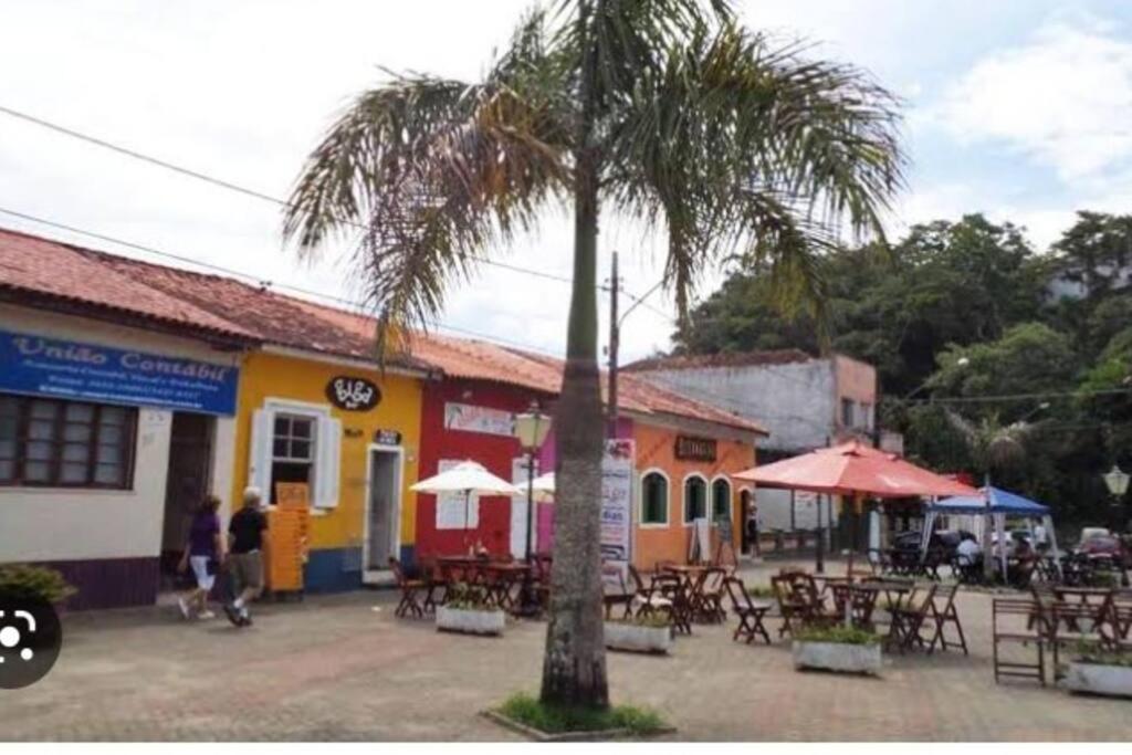 Casa de cond com piscina e churrasqueira particular