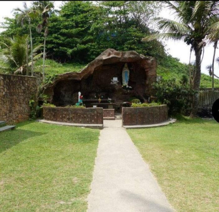 Casa de cond com piscina e churrasqueira particular