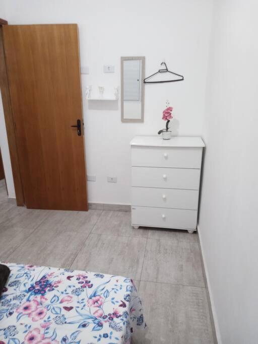Casa de cond com piscina e churrasqueira particular