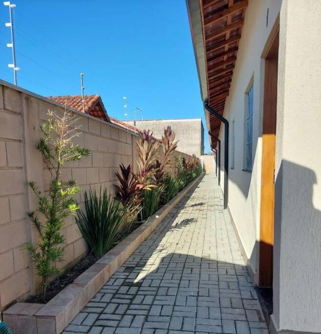 Casa de cond com piscina e churrasqueira particular