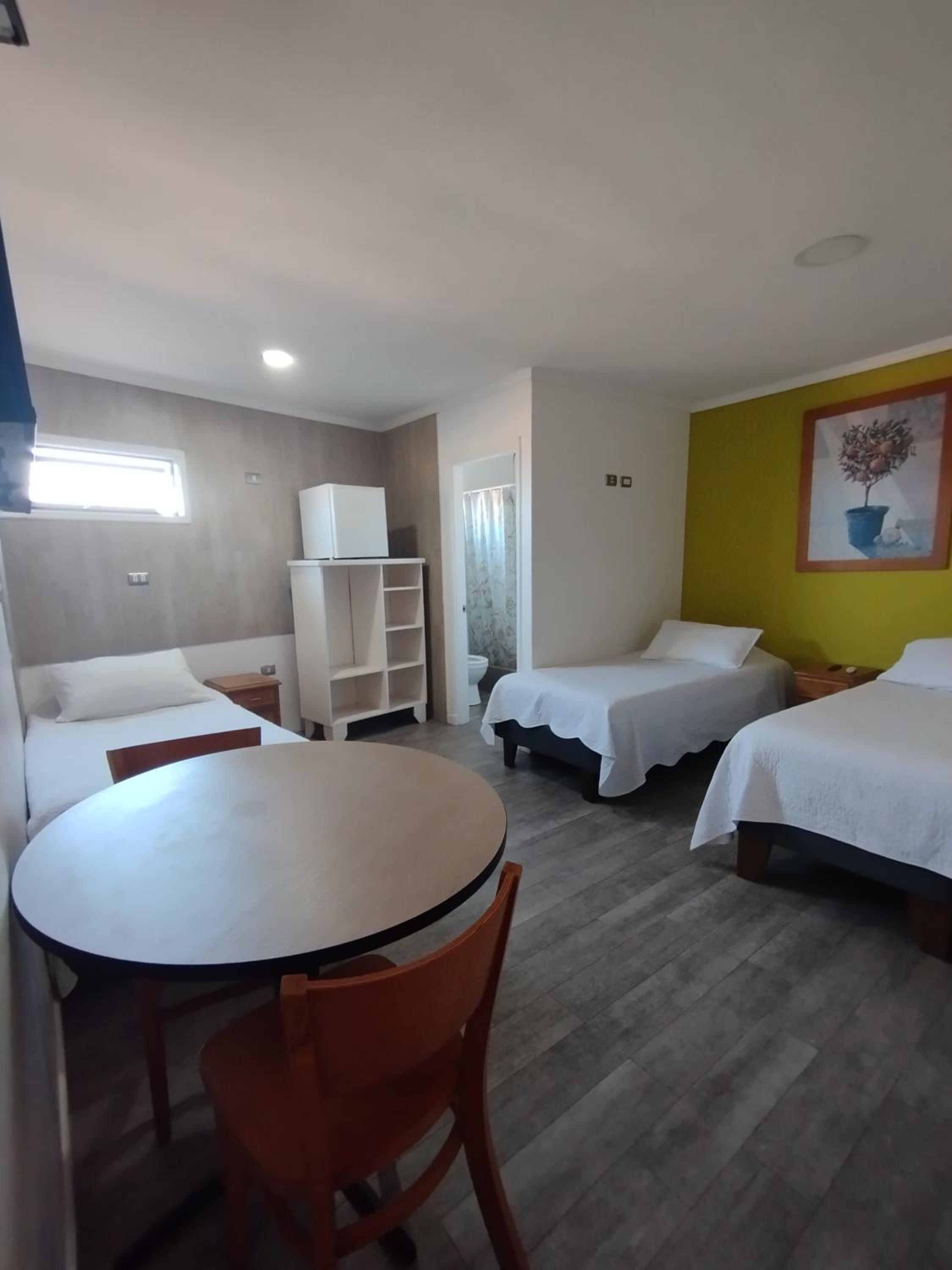 HOSTAL LA MODERNA