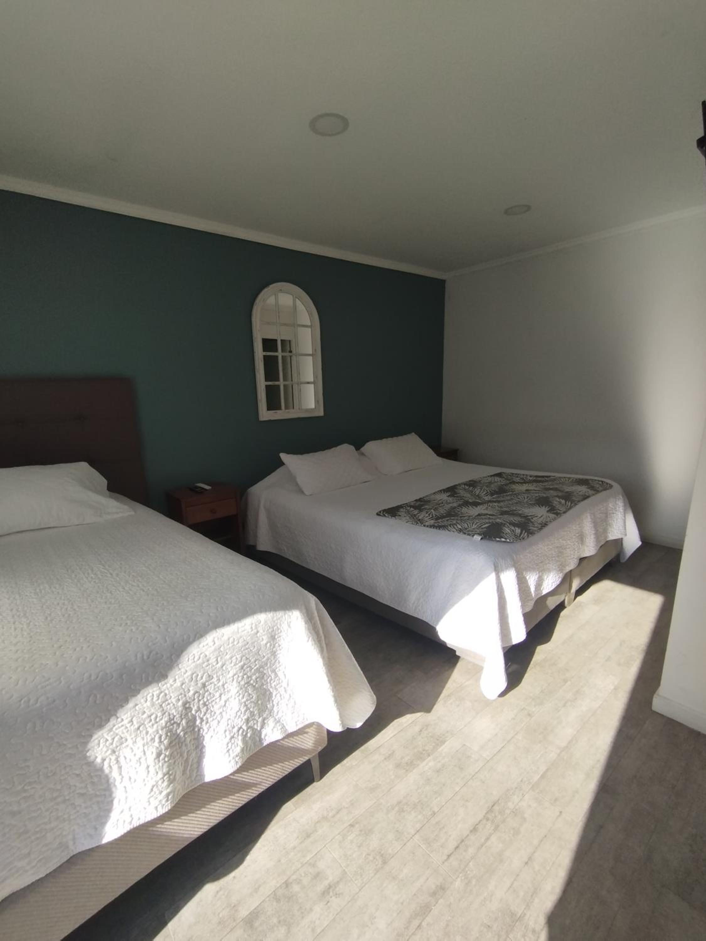 HOSTAL LA MODERNA
