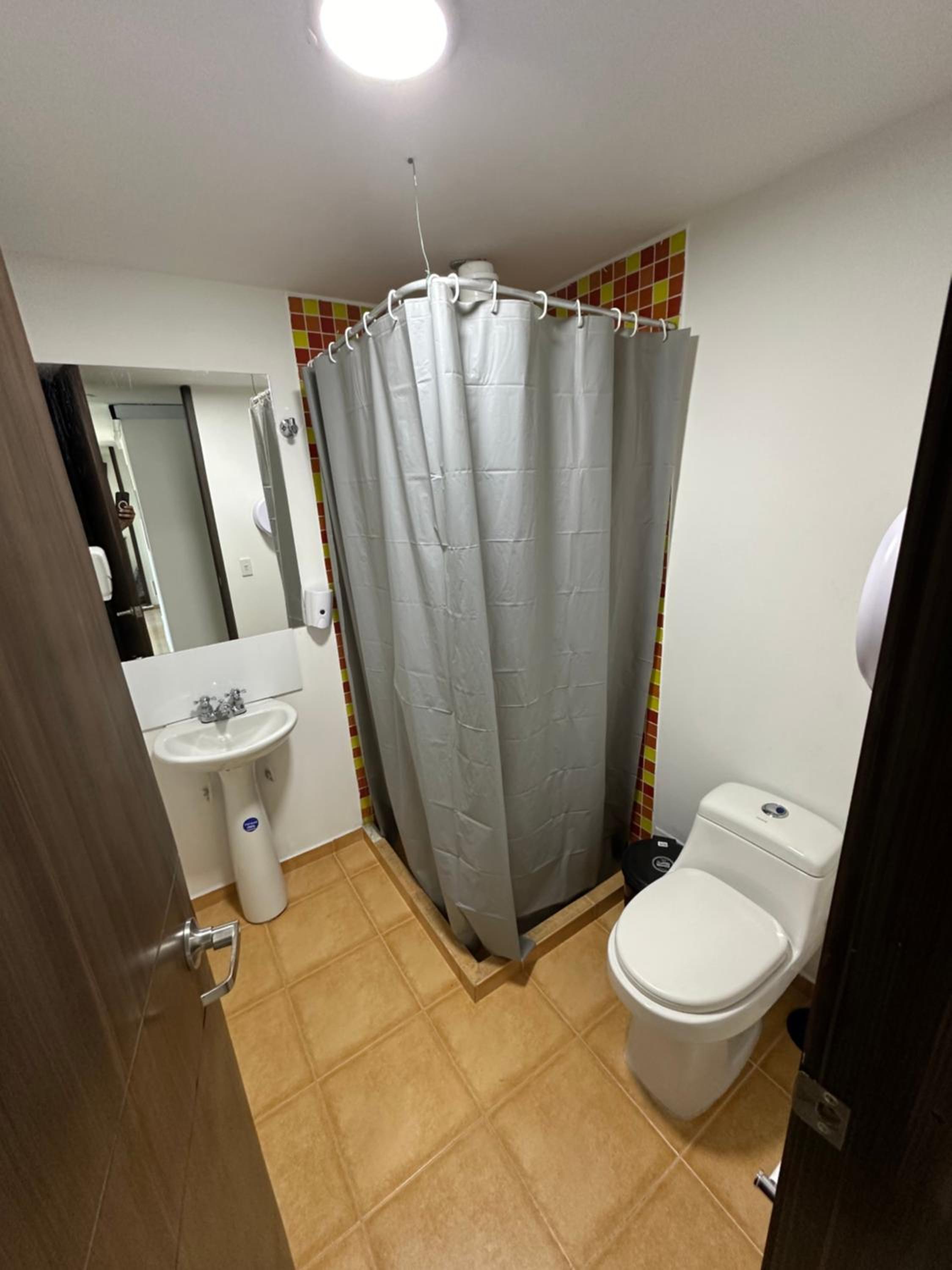 APARTAMENTO AMOBLADO CERCA A METROPOLIS