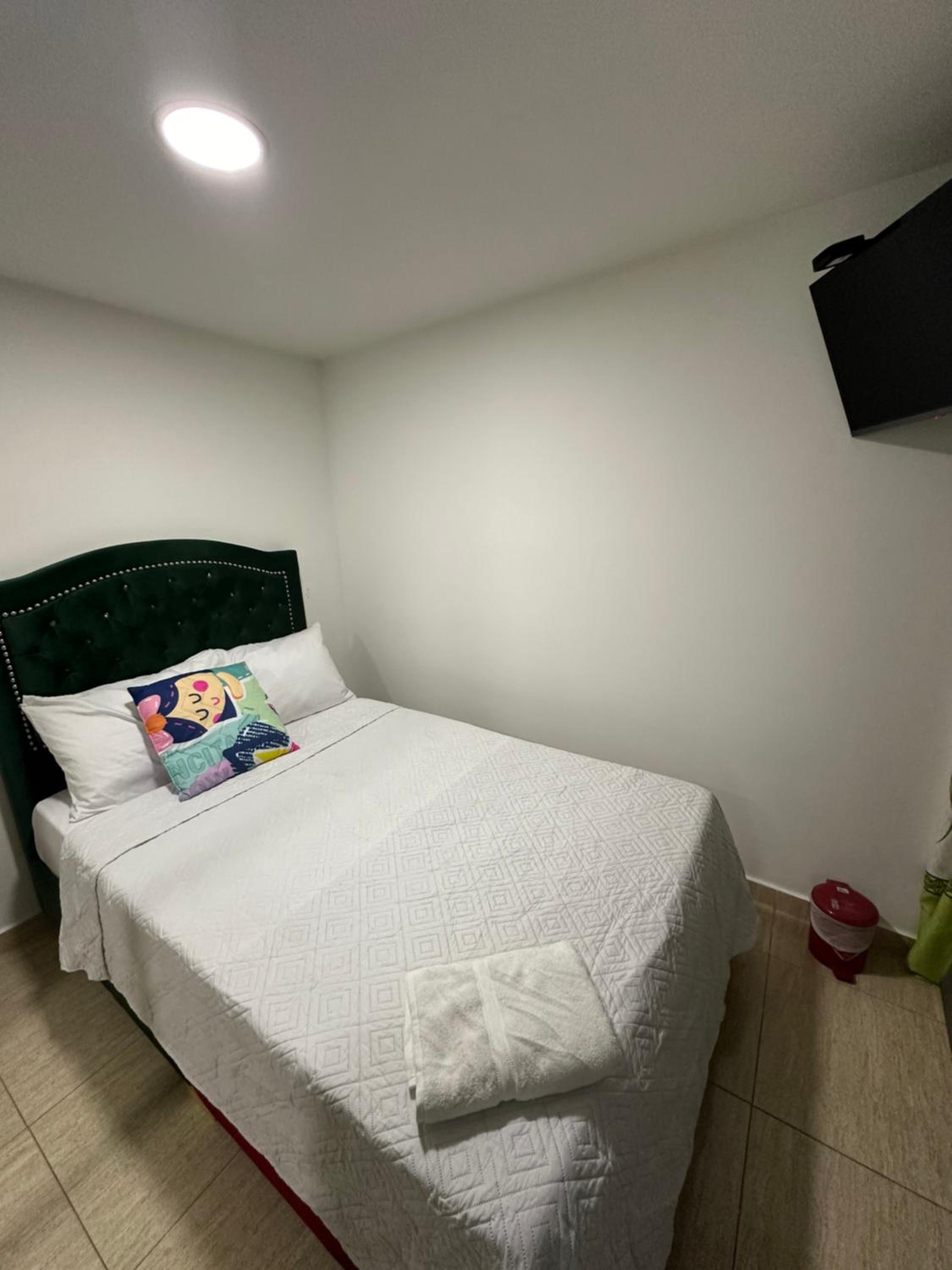 APARTAMENTO AMOBLADO CERCA A METROPOLIS