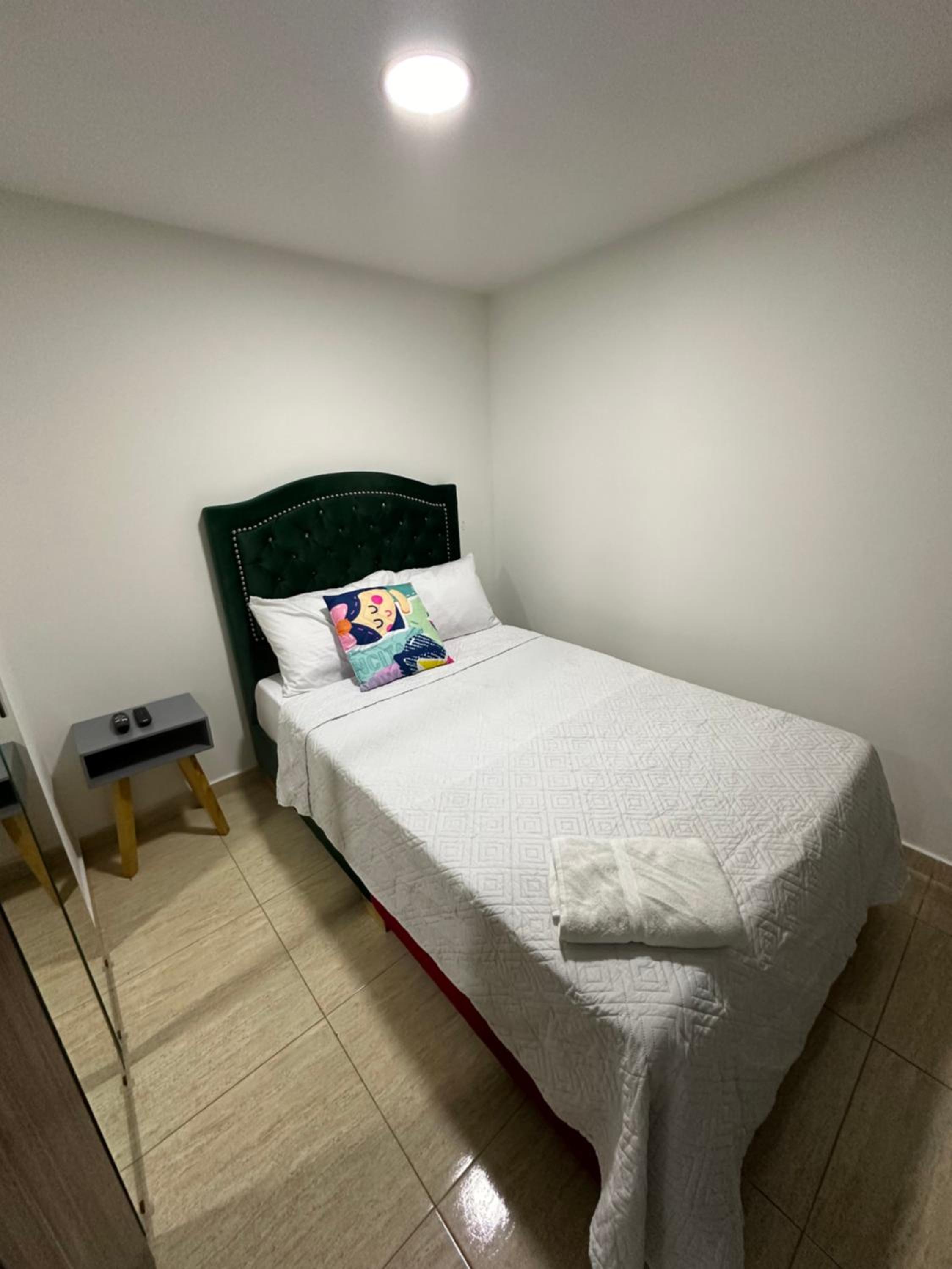 APARTAMENTO AMOBLADO CERCA A METROPOLIS