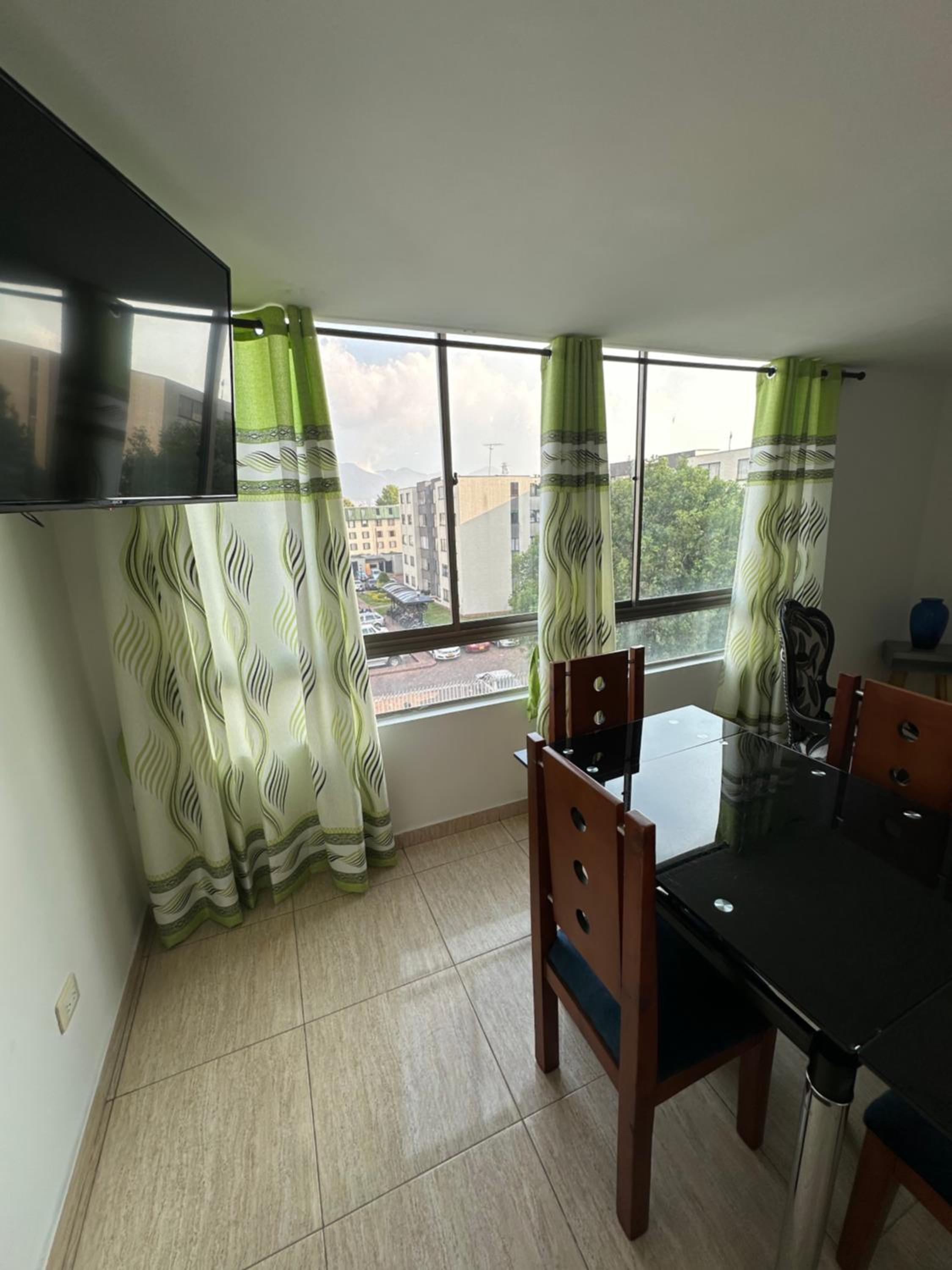 APARTAMENTO AMOBLADO CERCA A METROPOLIS