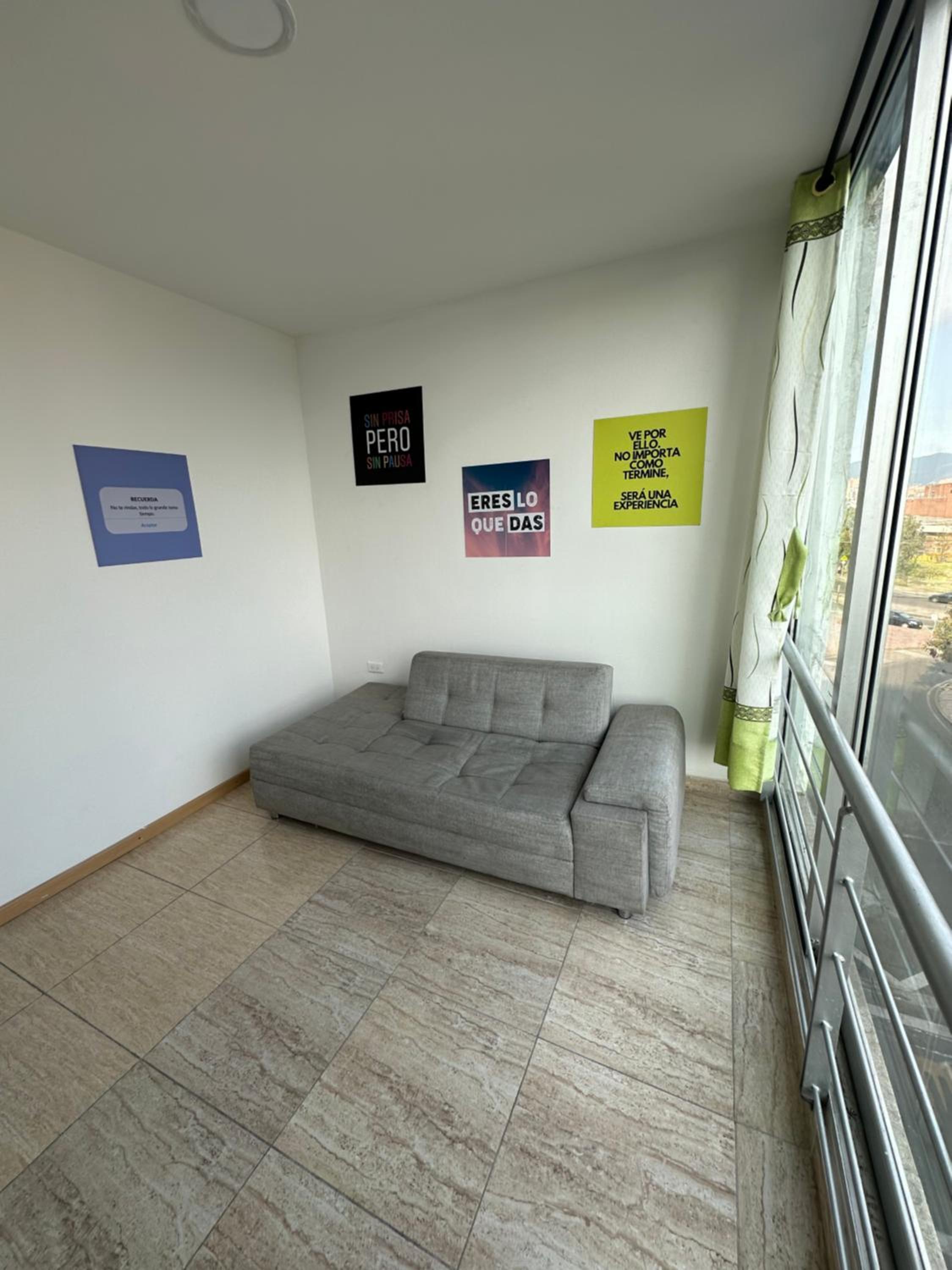 APARTAMENTO AMOBLADO CERCA A METROPOLIS