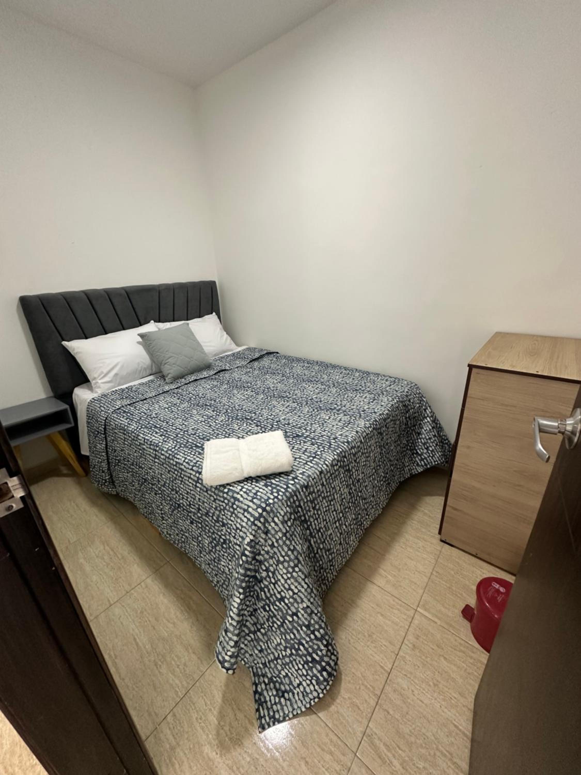 APARTAMENTO AMOBLADO CERCA A METROPOLIS