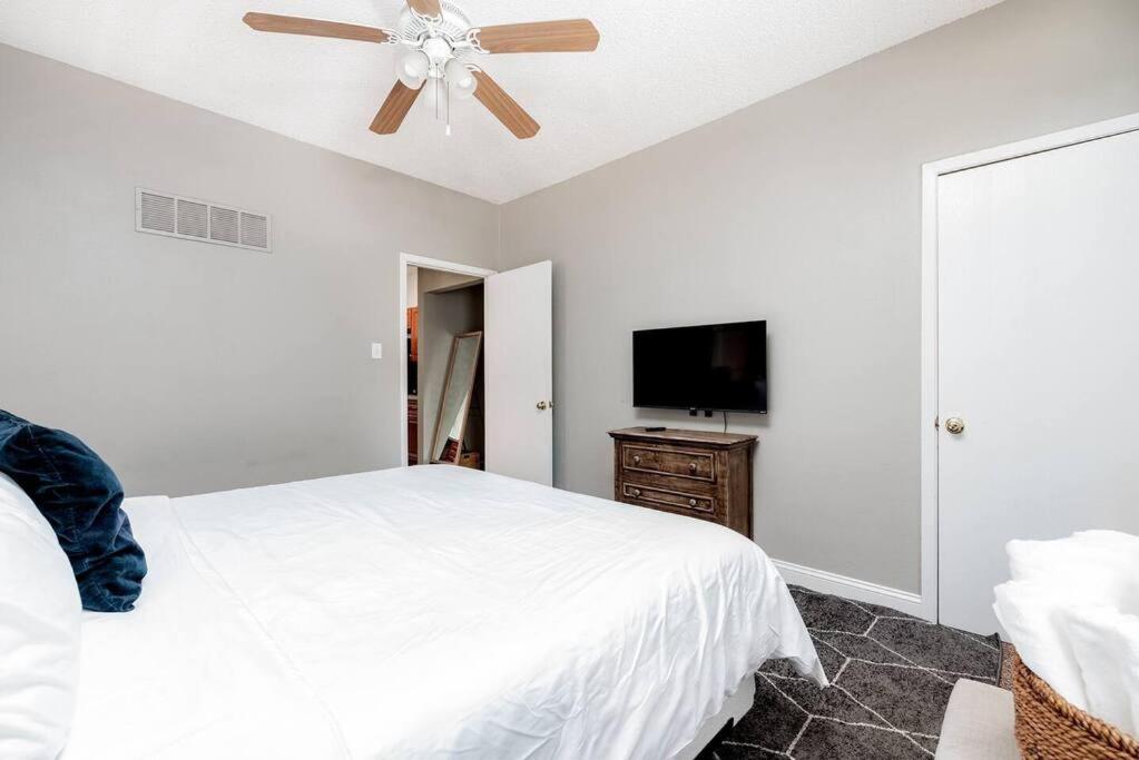 3 King Beds/3Baths Spacious - Property Image 8