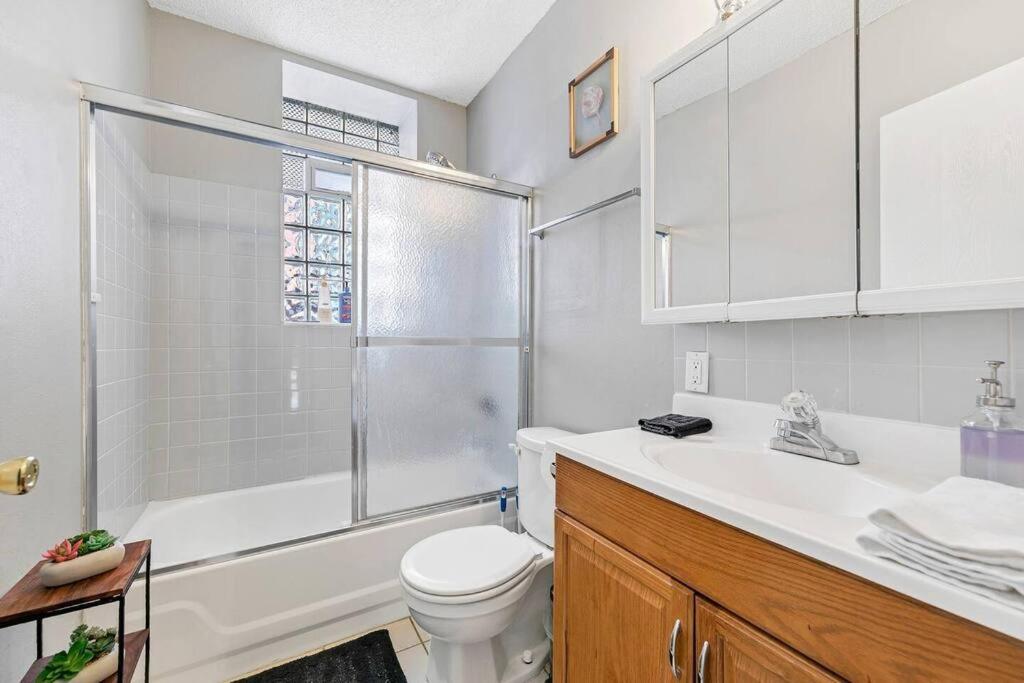 3 King Beds/3Baths Spacious - Property Image 5