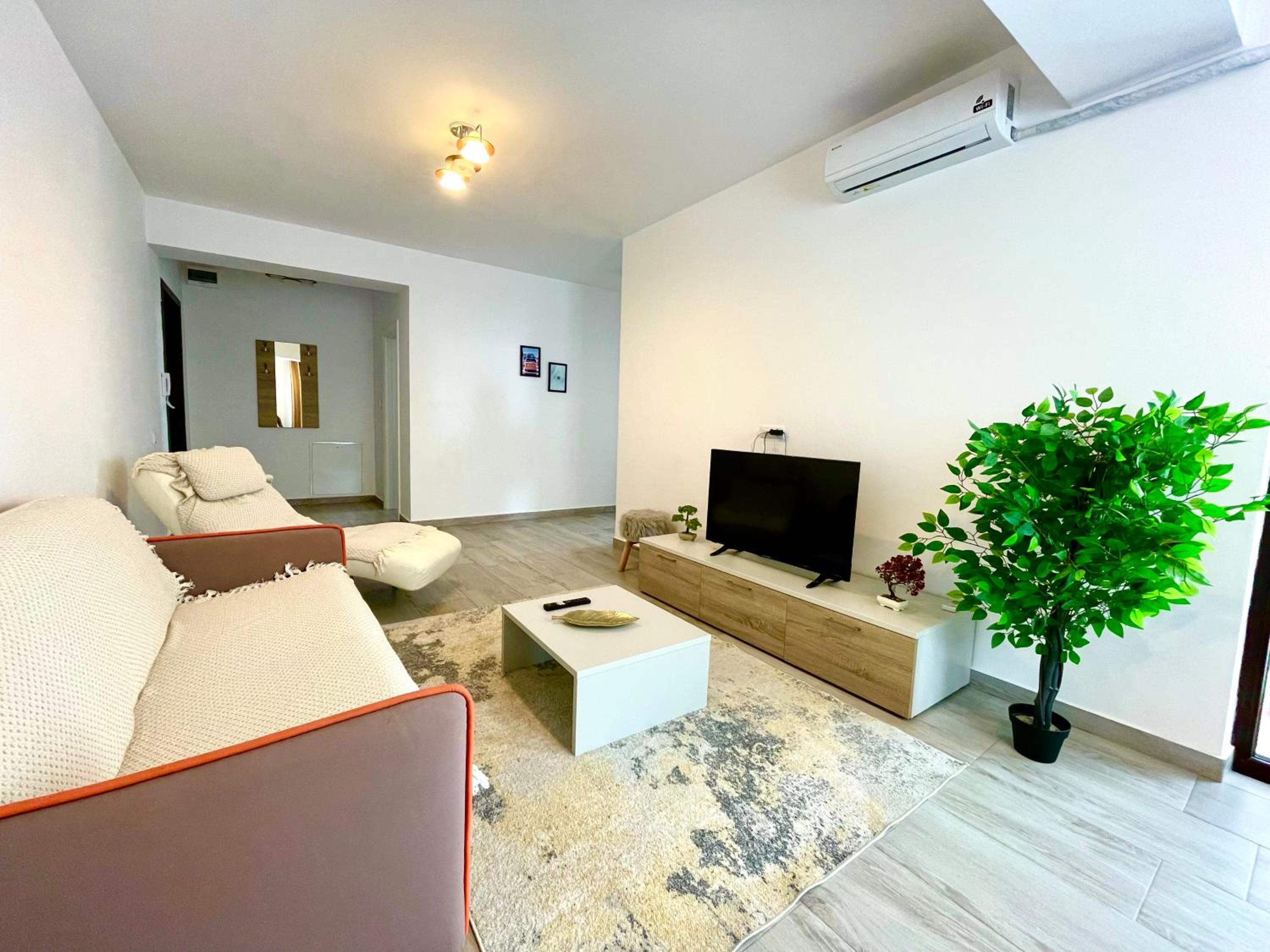 SOHO Apartment - City View with Rooftop Garden view 4