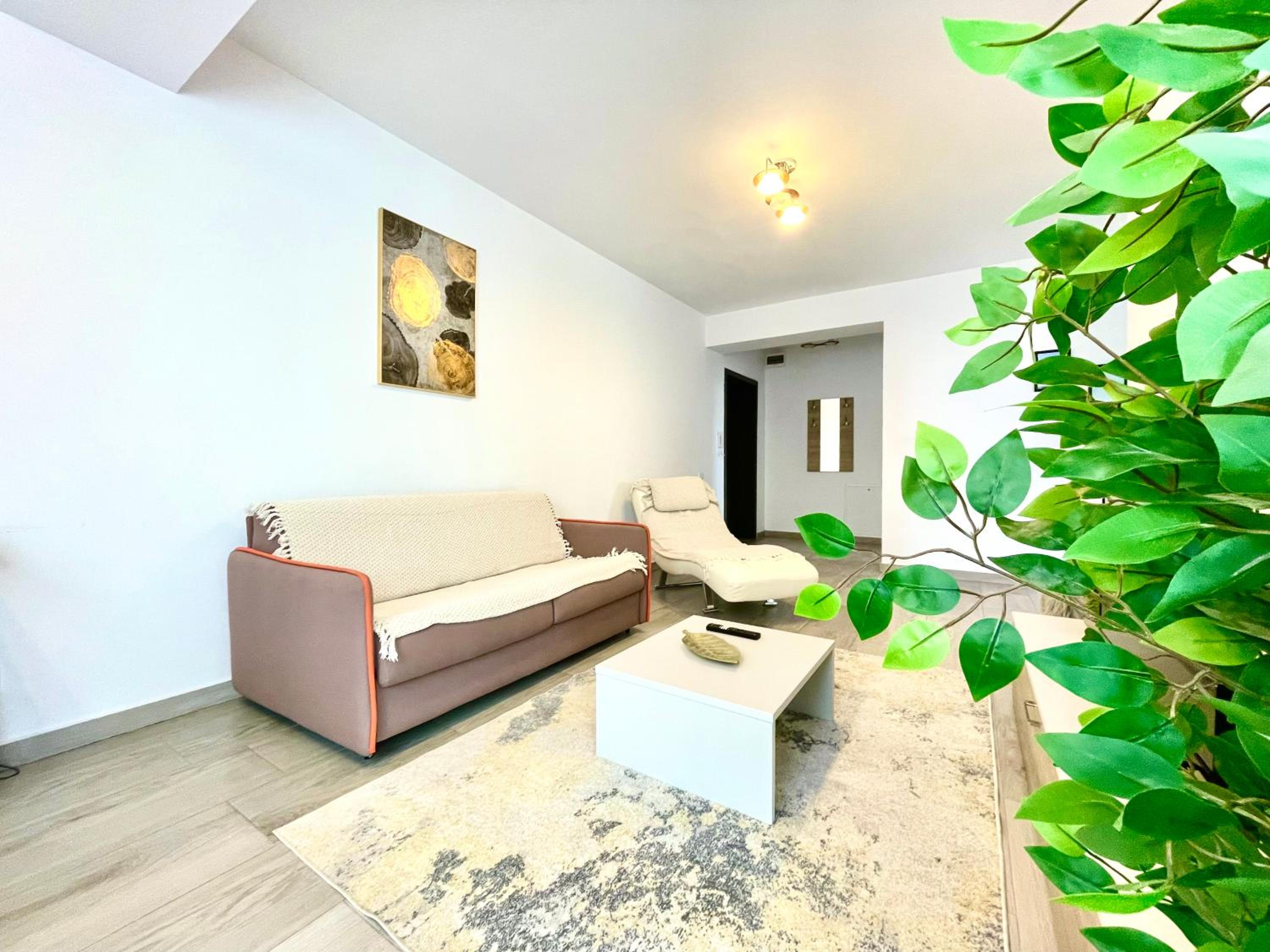 SOHO Apartment - City View with Rooftop Garden view 3