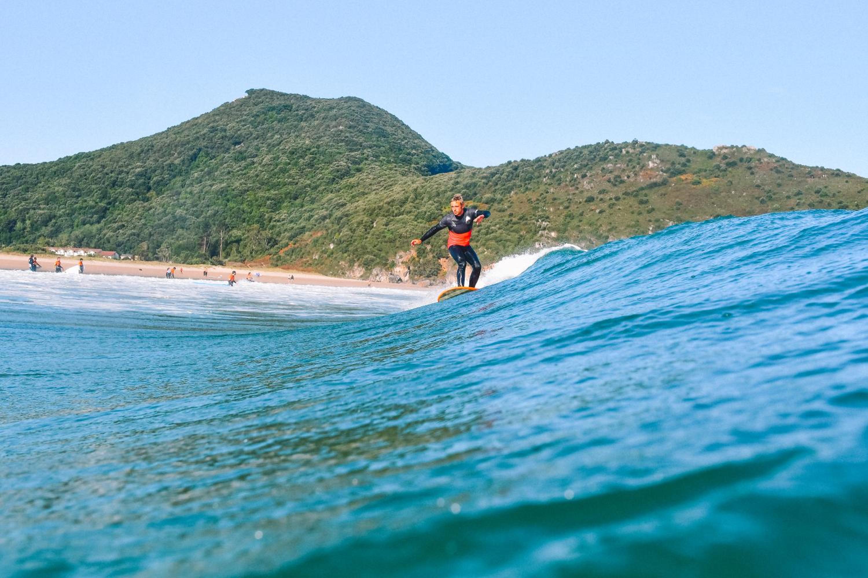 Escuela de Surf WAVES SOUND - Alojamiento Compartido