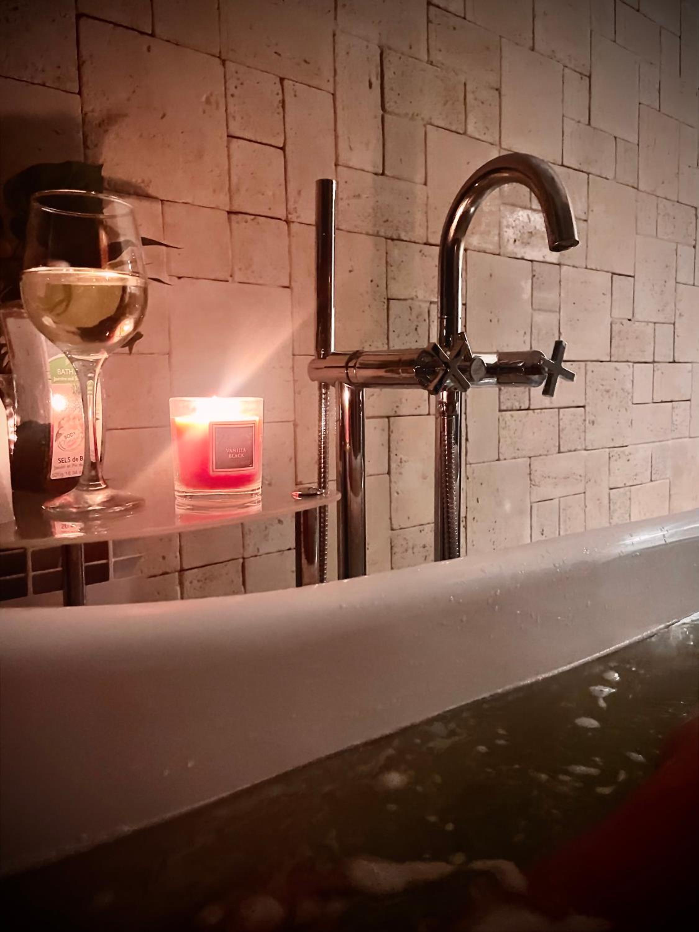 Art Luxury Apartment - central, metro to airport