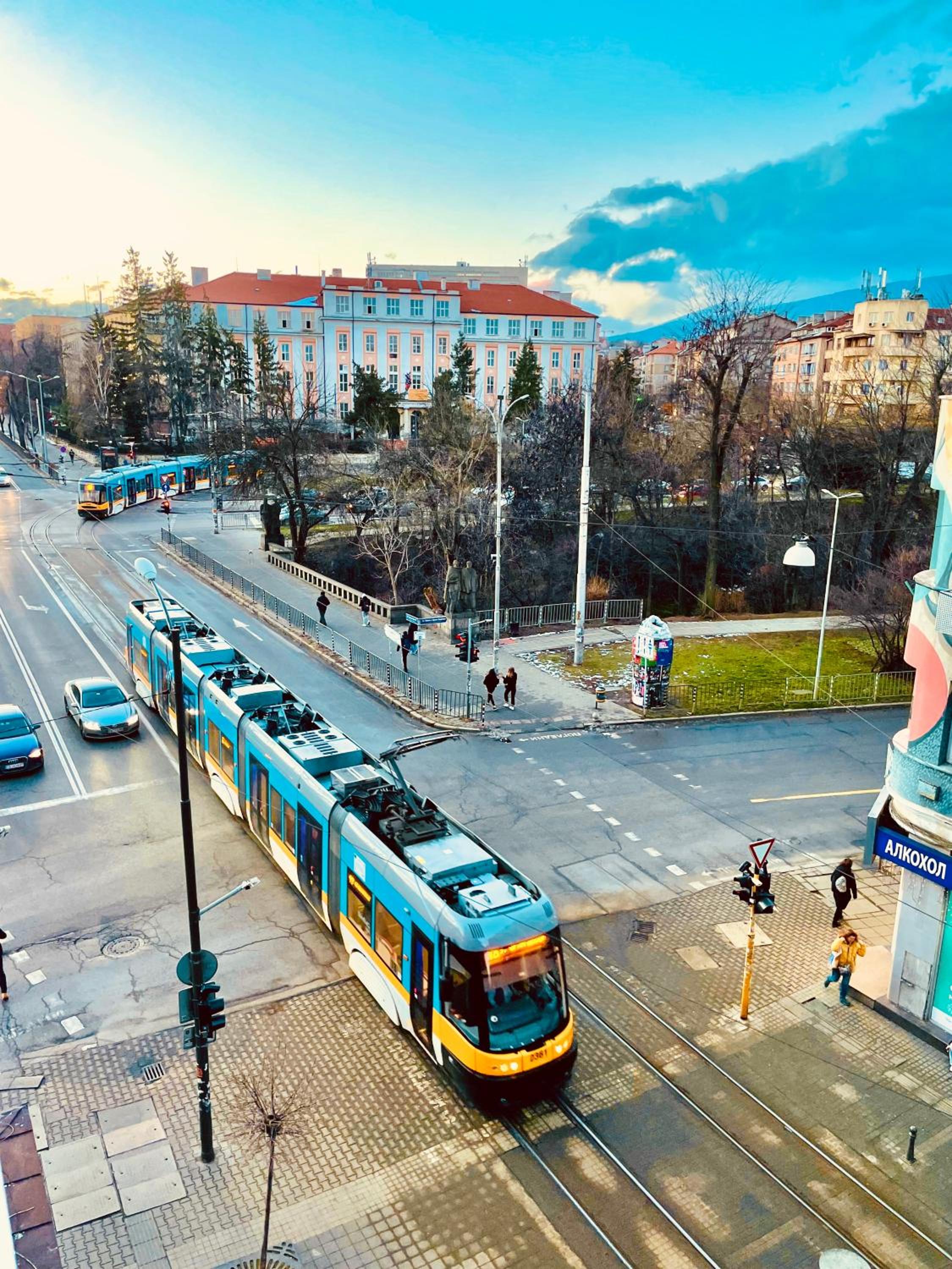 Art Luxury Apartment - central, metro to airport