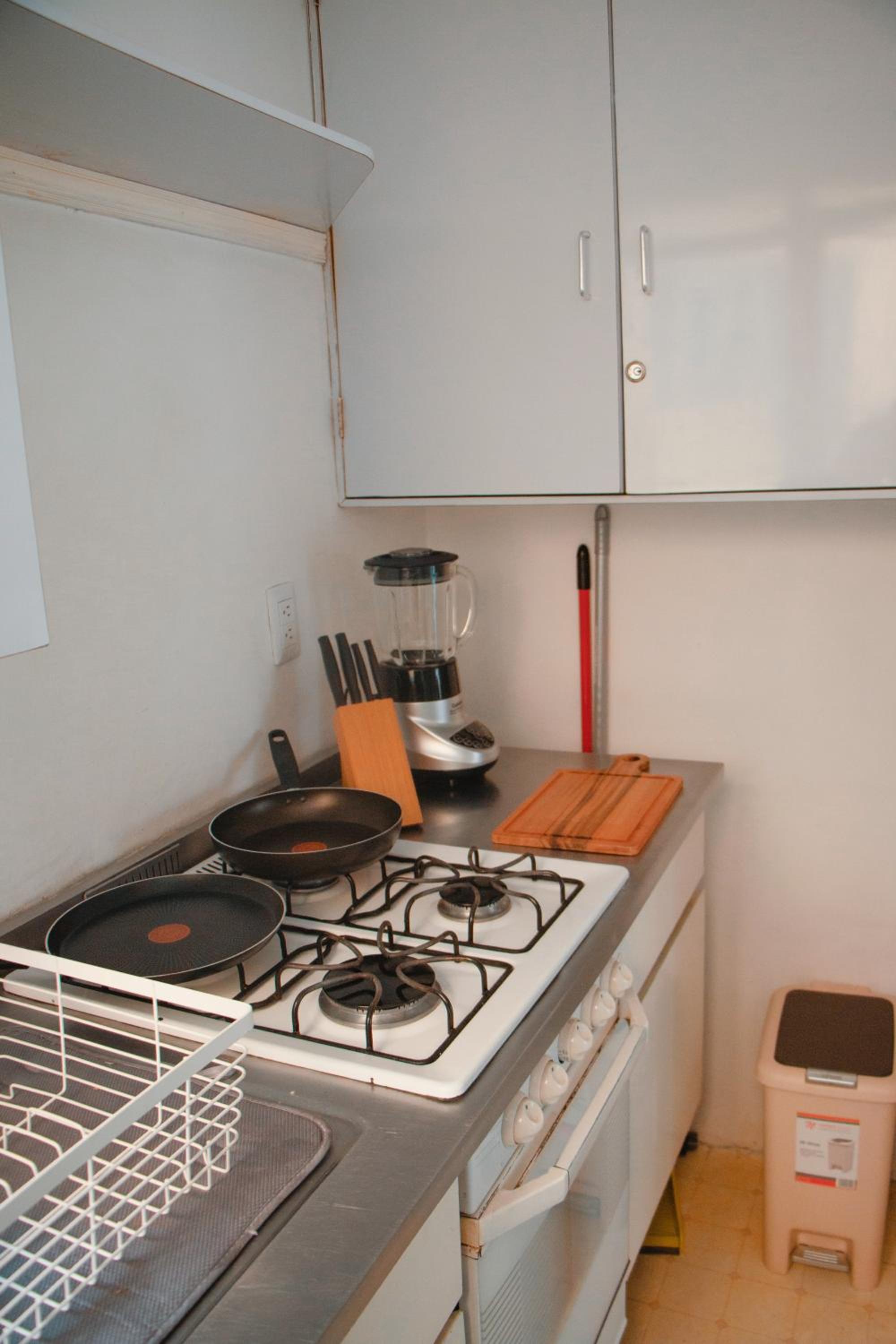 Private Room with Workspace & Balcony in Mexico City photo 5