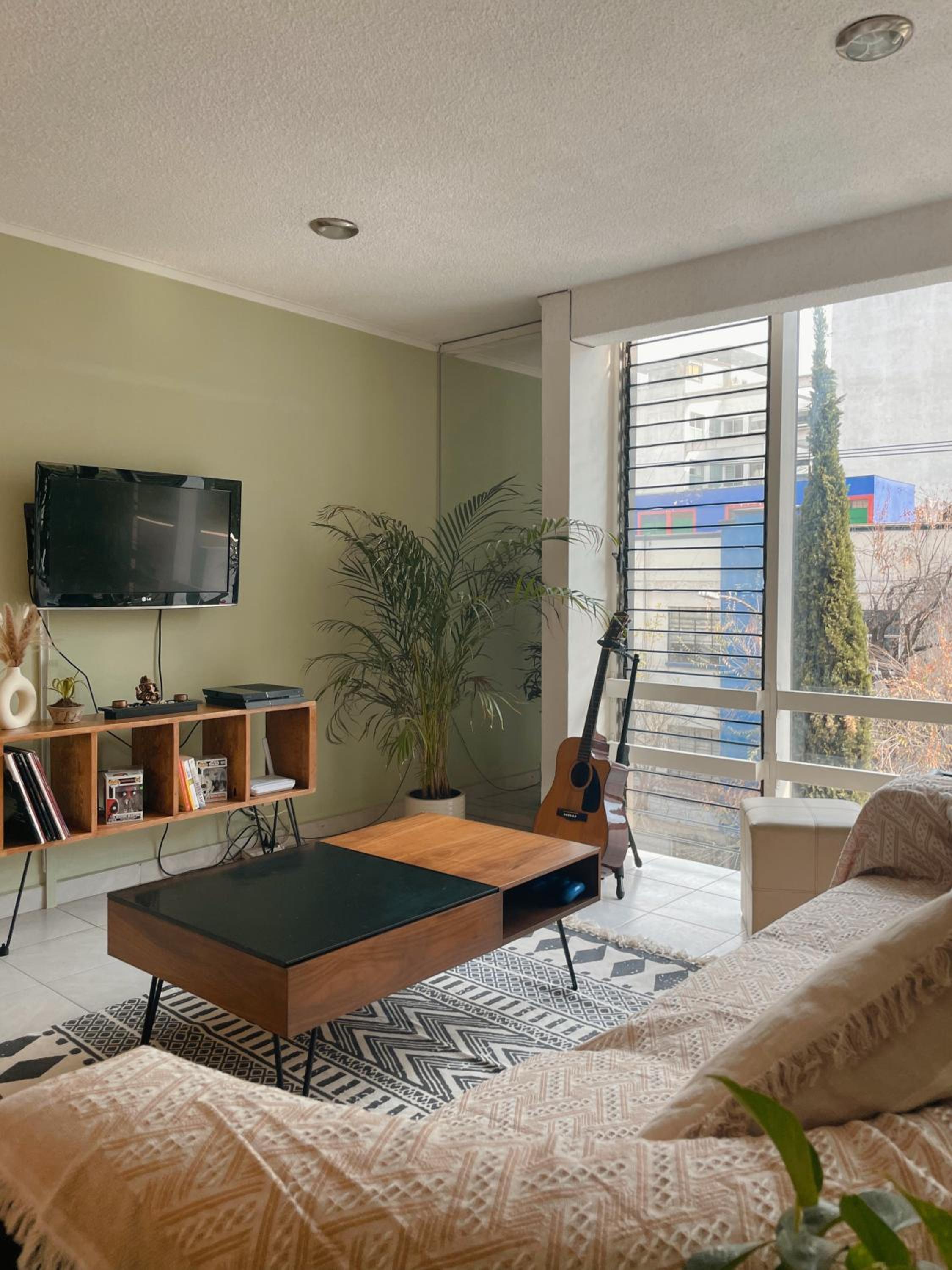 Private Room with Workspace & Balcony in Mexico City photo 2