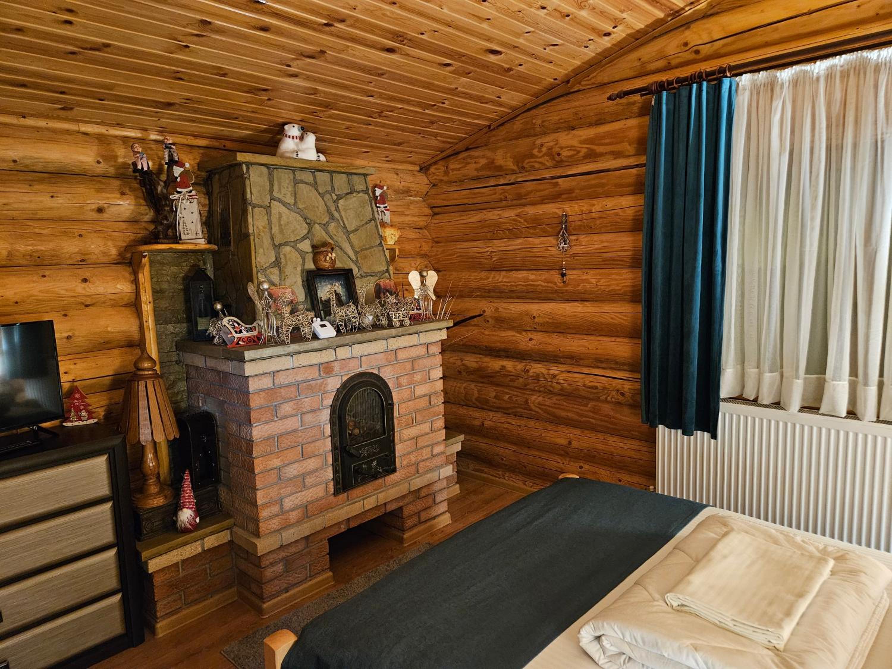 Cabana Alesia, relaxare la poalele Raraului view 2