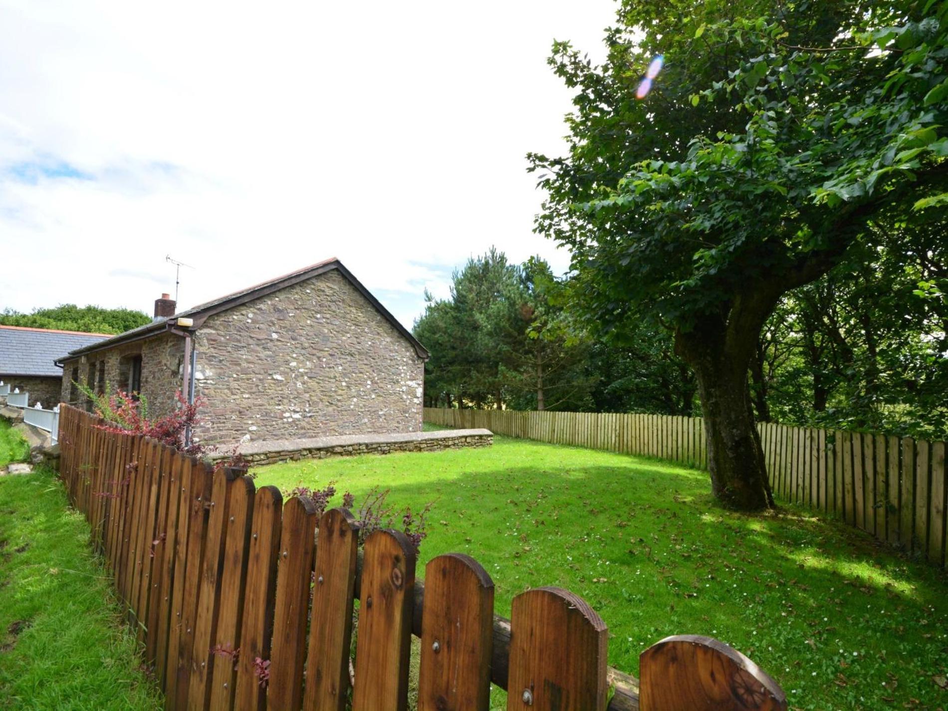 2 Bed in Hartland OLDFO view 3