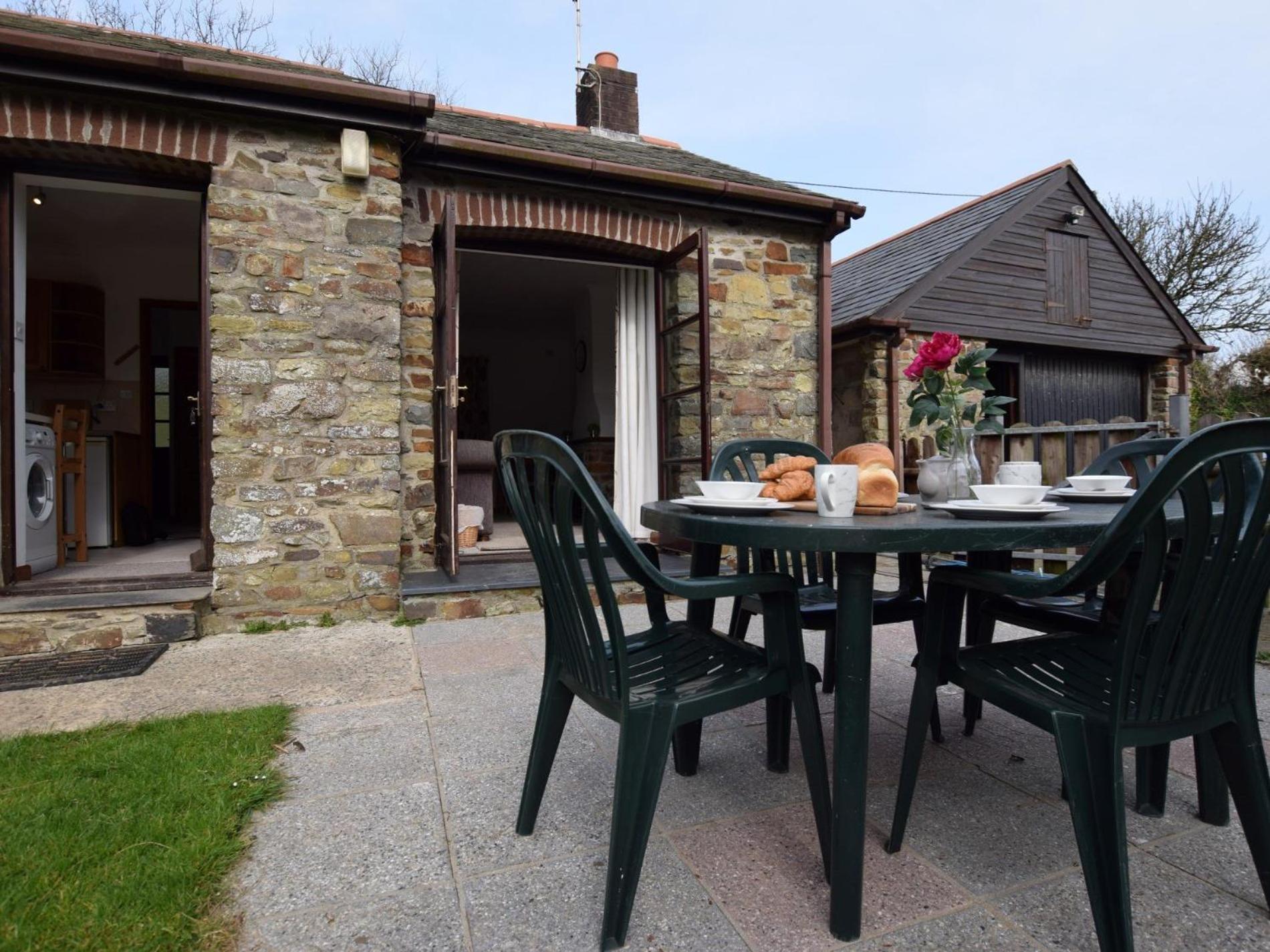 2 Bed in Hartland OLDFO view 2