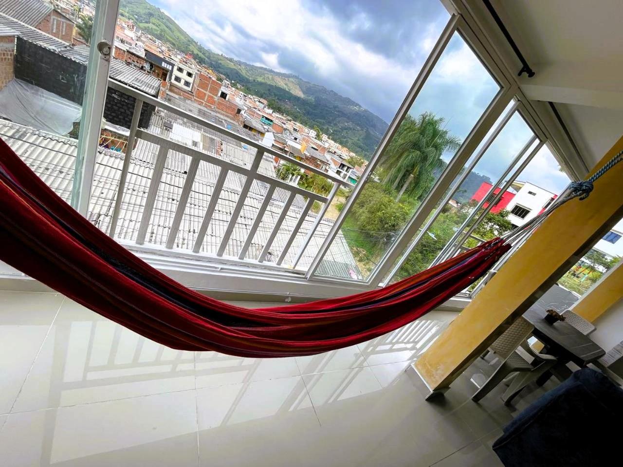 Tu Refugio Perfecto en el Eje Cafetero, Tranquilidad y Comodidad en Santa Rosa de Cabal, Estrategicamente Cerca de Pereira, Armenia y Manizales