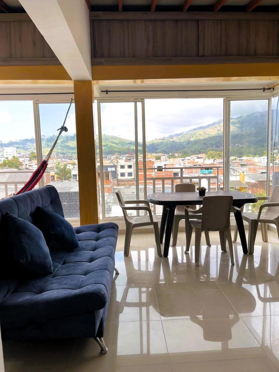 Tu Refugio Perfecto en el Eje Cafetero, Tranquilidad y Comodidad en Santa Rosa de Cabal, Estrategicamente Cerca de Pereira, Armenia y Manizales