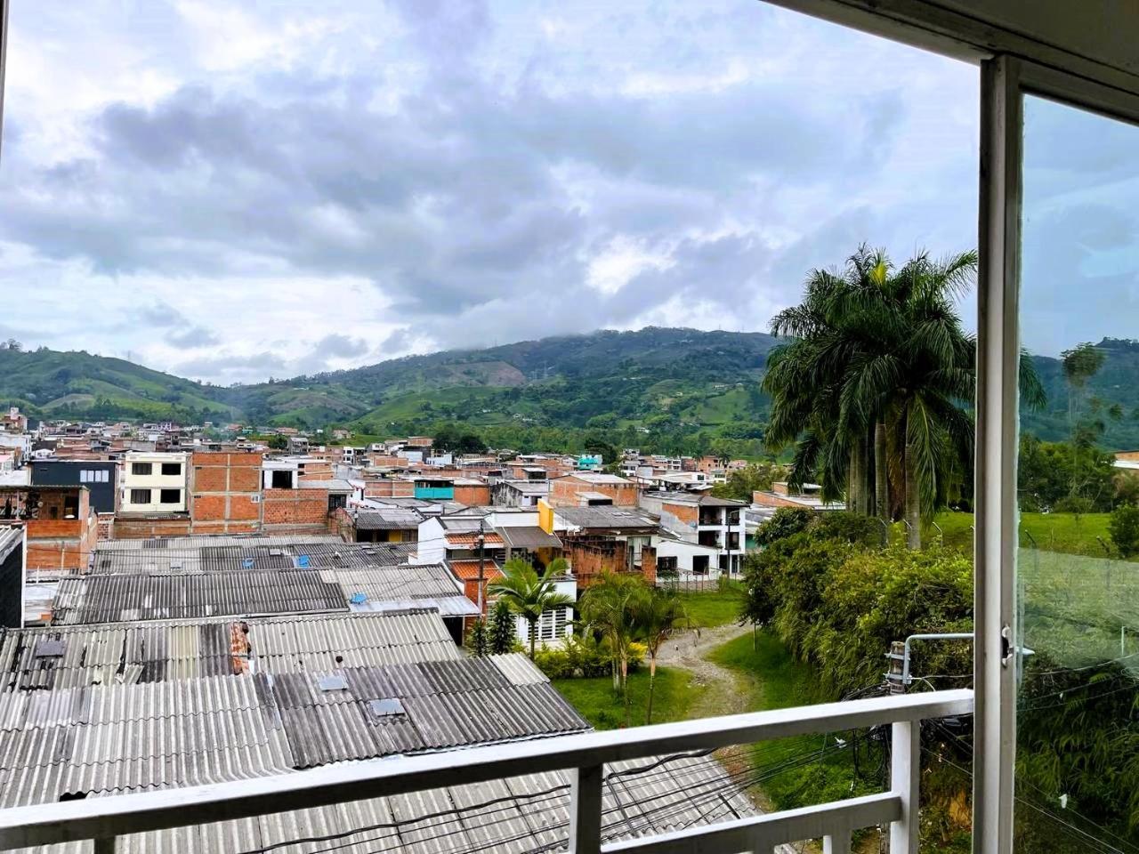 Tu Refugio Perfecto en el Eje Cafetero, Tranquilidad y Comodidad en Santa Rosa de Cabal, Estrategicamente Cerca de Pereira, Armenia y Manizales