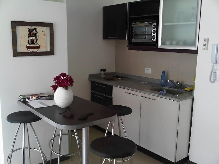 UNICO 2 Ambientes Fte con Balcon