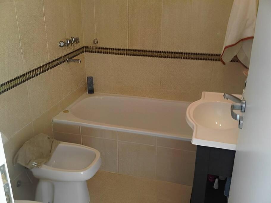 UNICO 2 Ambientes Fte con Balcon