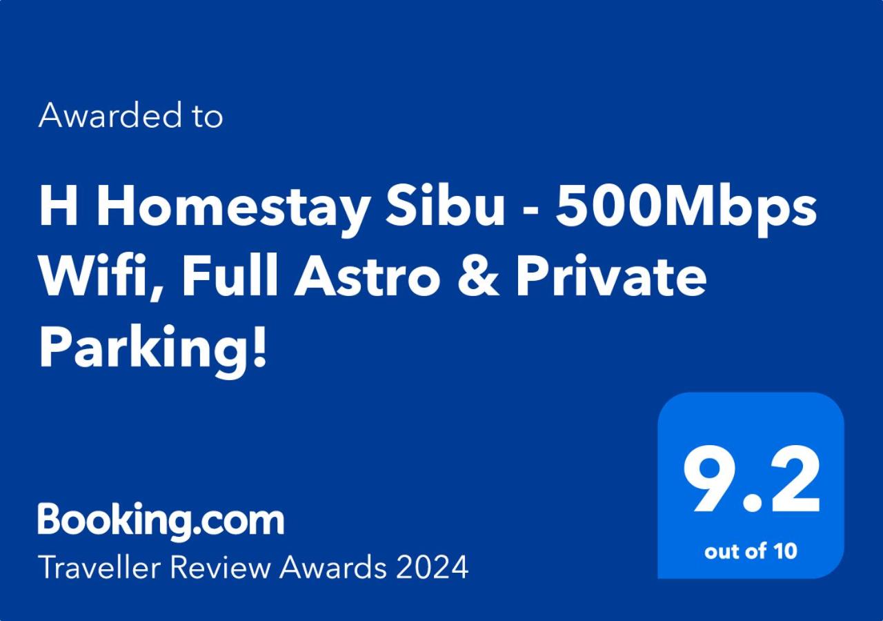 H Homestay Sibu - 1000Mbps 1Gbps Wifi, Astro & Auto Gate Parking Semi Detached House!