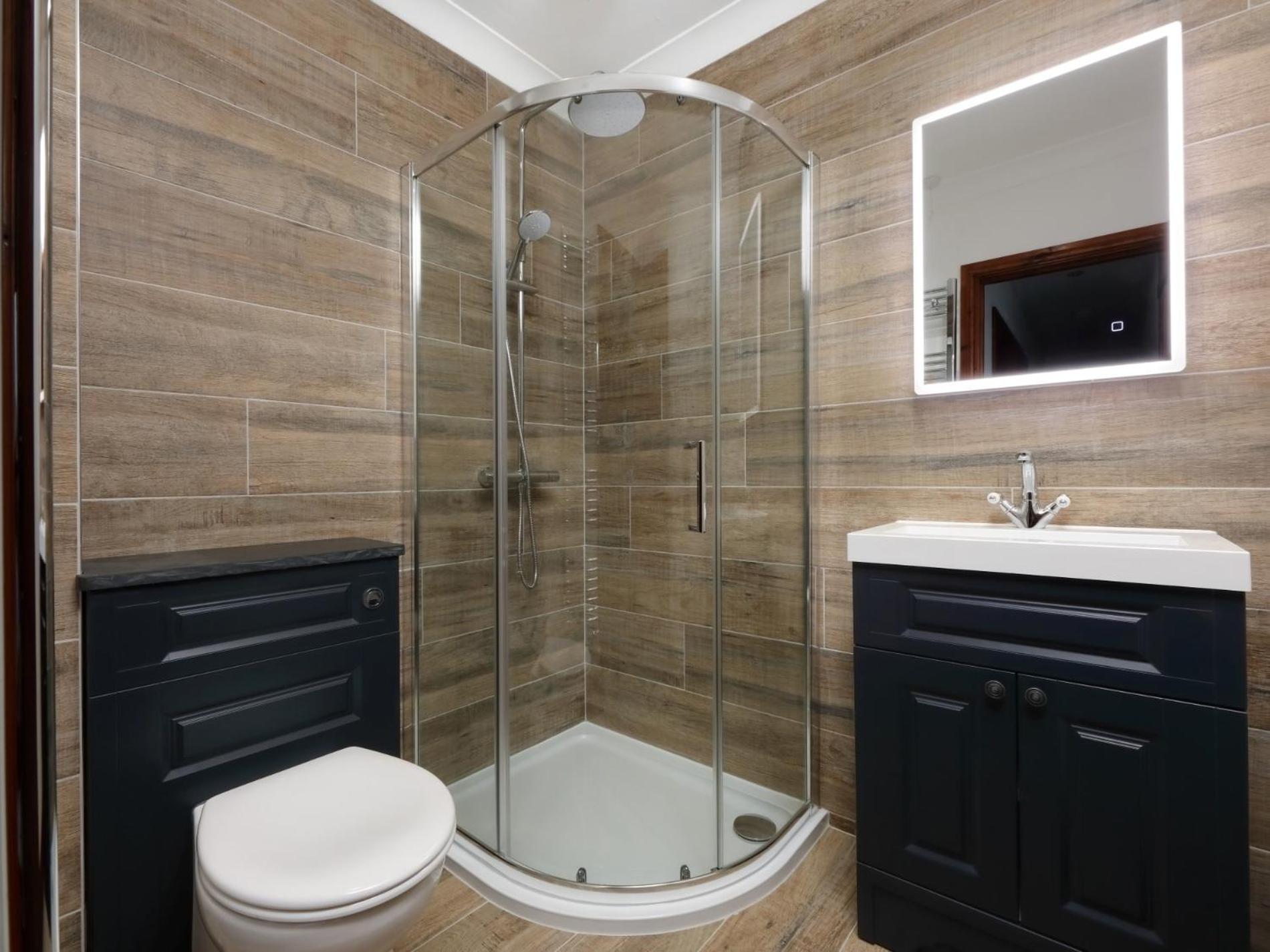 5 Bed in Redruth oc-hellf view 4