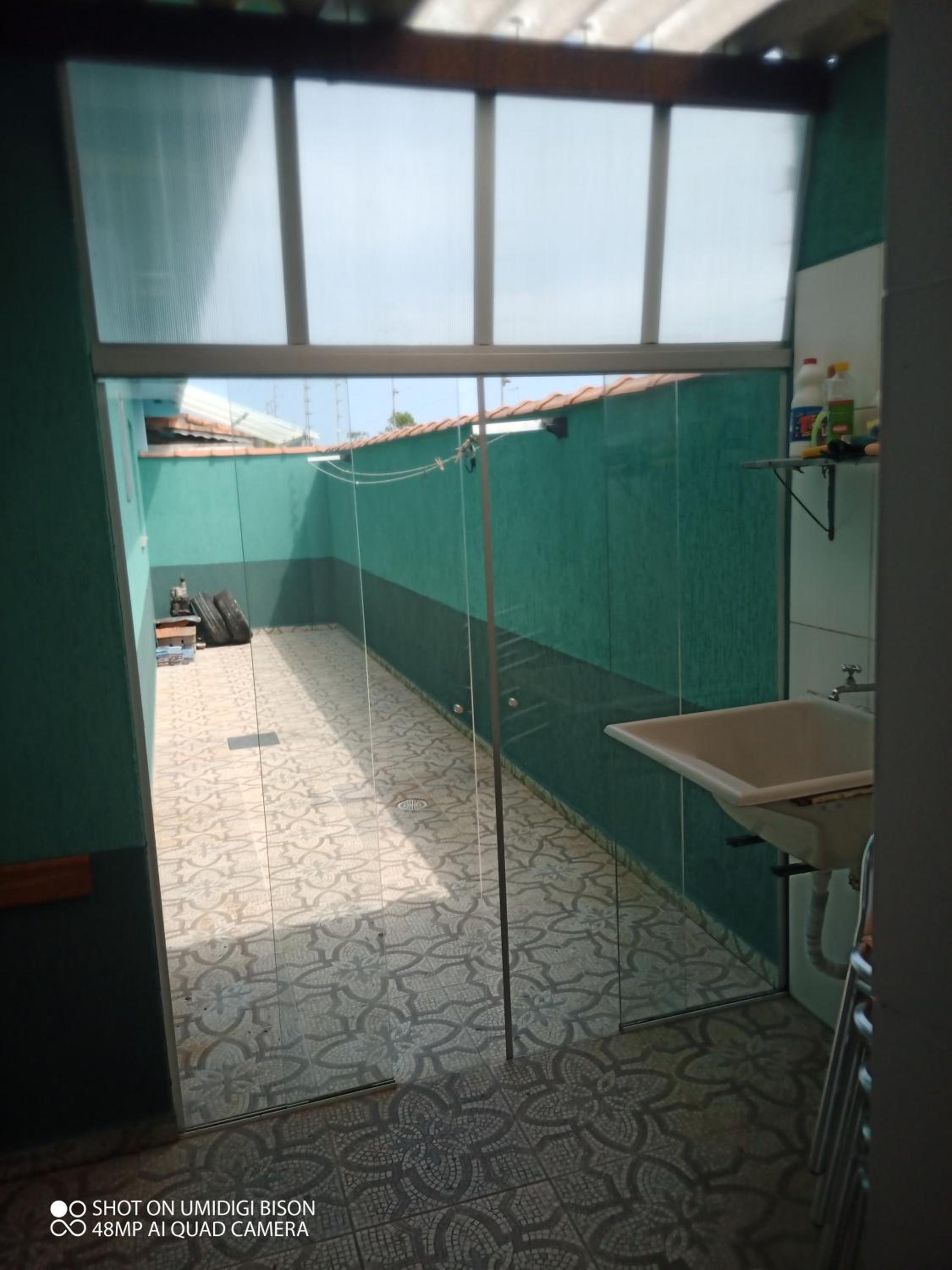 Casa com piscina , churrasqueira, Wi-Fi, em rua de Areia à 1km da praia, bairro sussegado, proíbido uso de som extremamente alto ideal para descansar