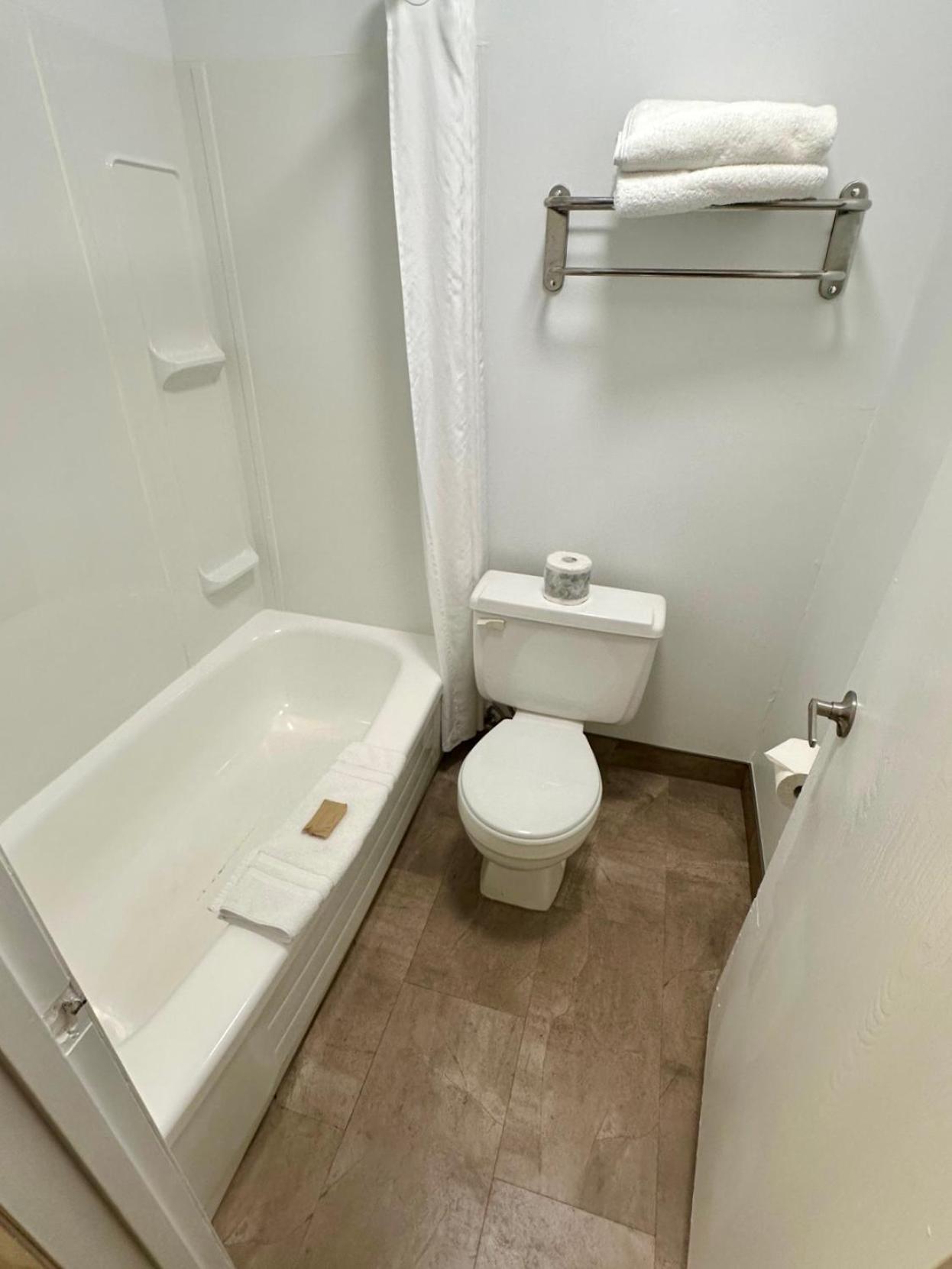 Grande Prairie Vacations - Anavada Inn  Suites - Grande Prairie - Property Image 1