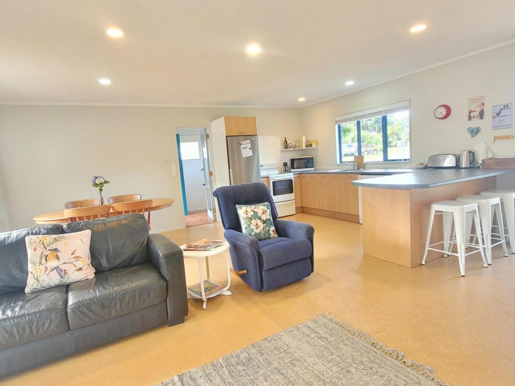 Hosts on the Coast - A Honey on Manuka