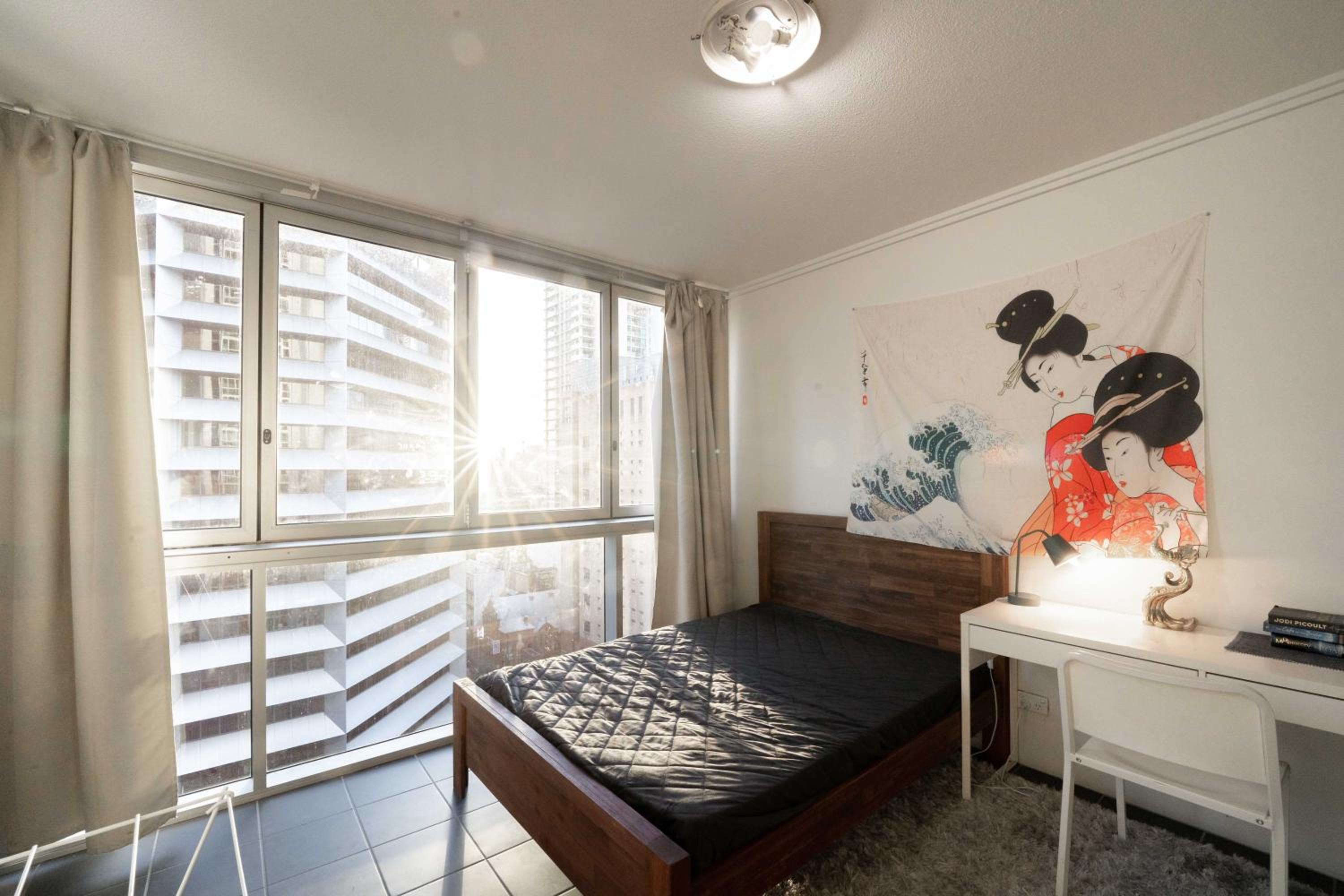 Prime location - CBD Brisbane 1 bed w shared 25m pool, gym, sundeck and a BBQ area