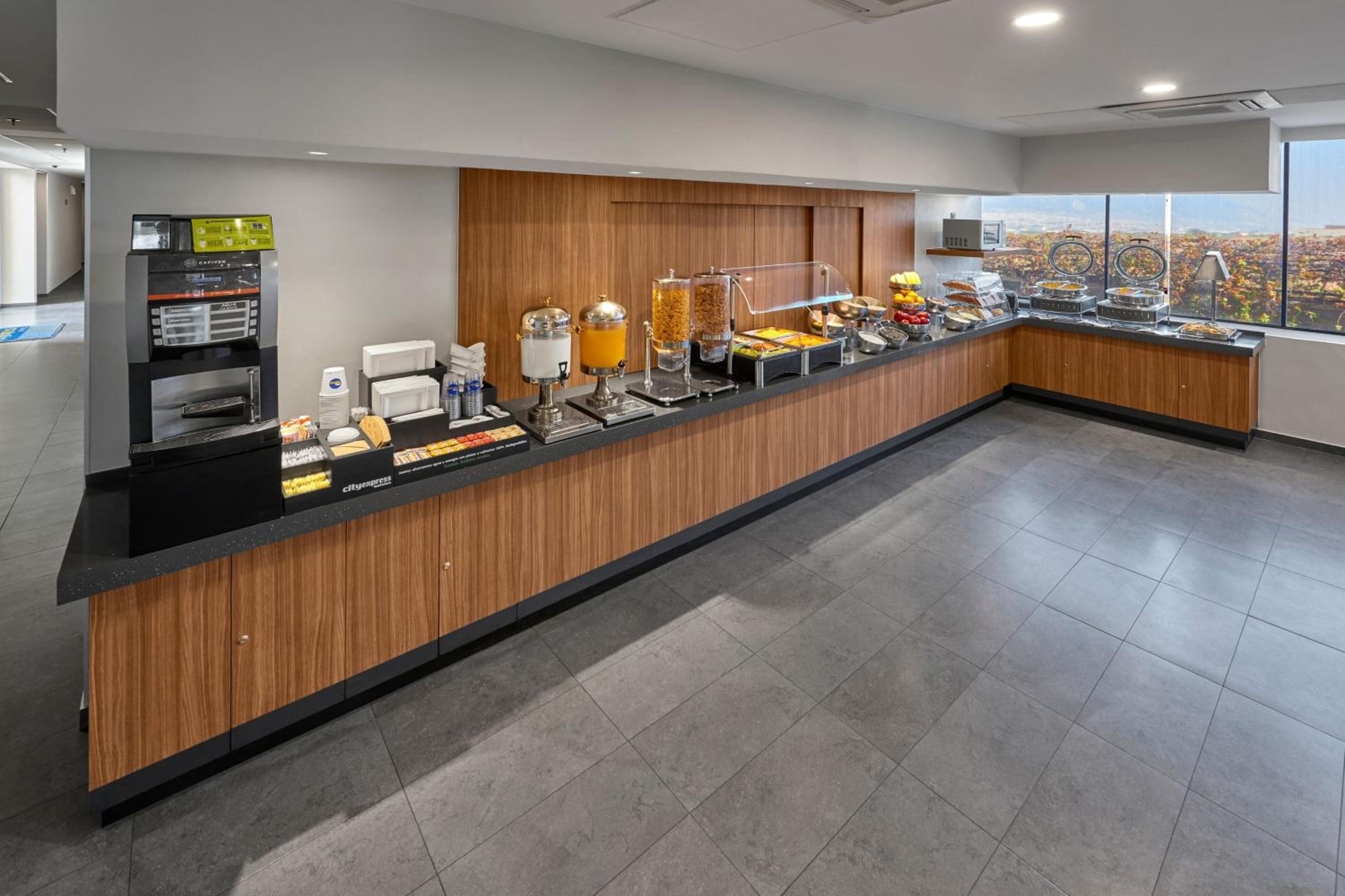 Ensenada Vacations - City Express by Marriott Ensenada - Property Image 14