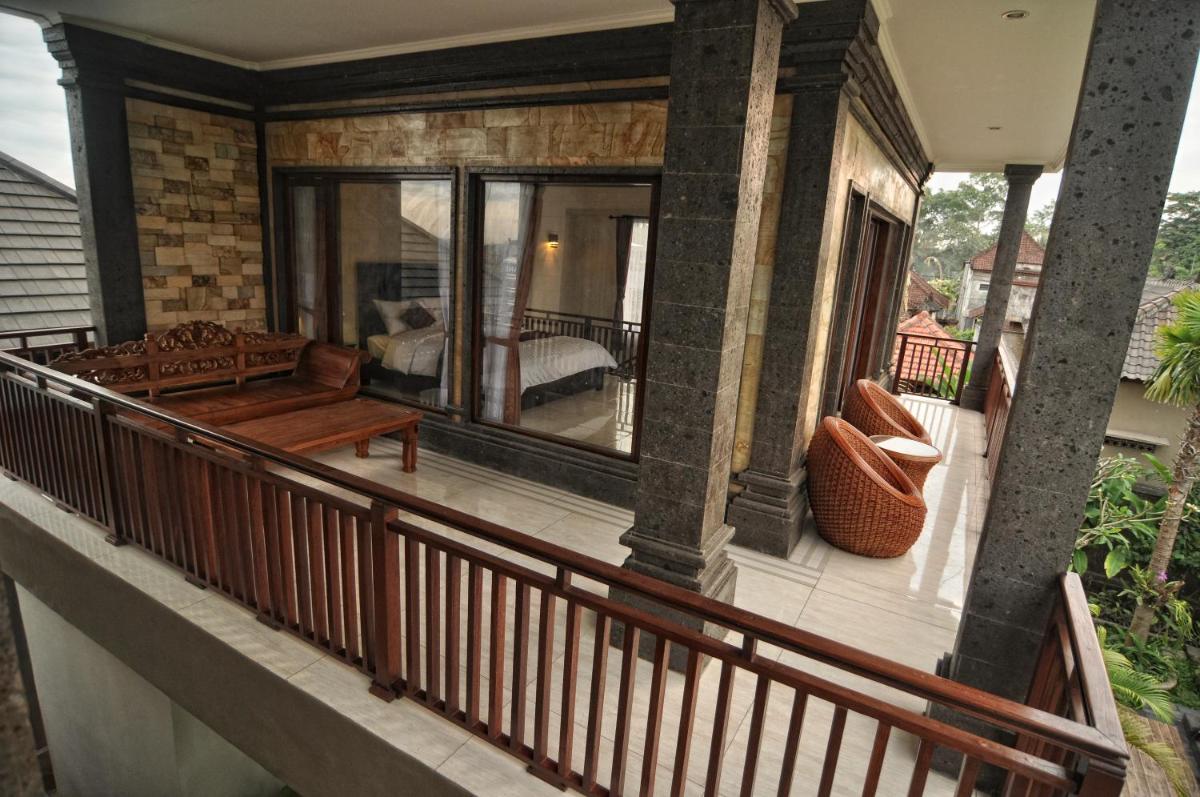 Leo Villa view 4
